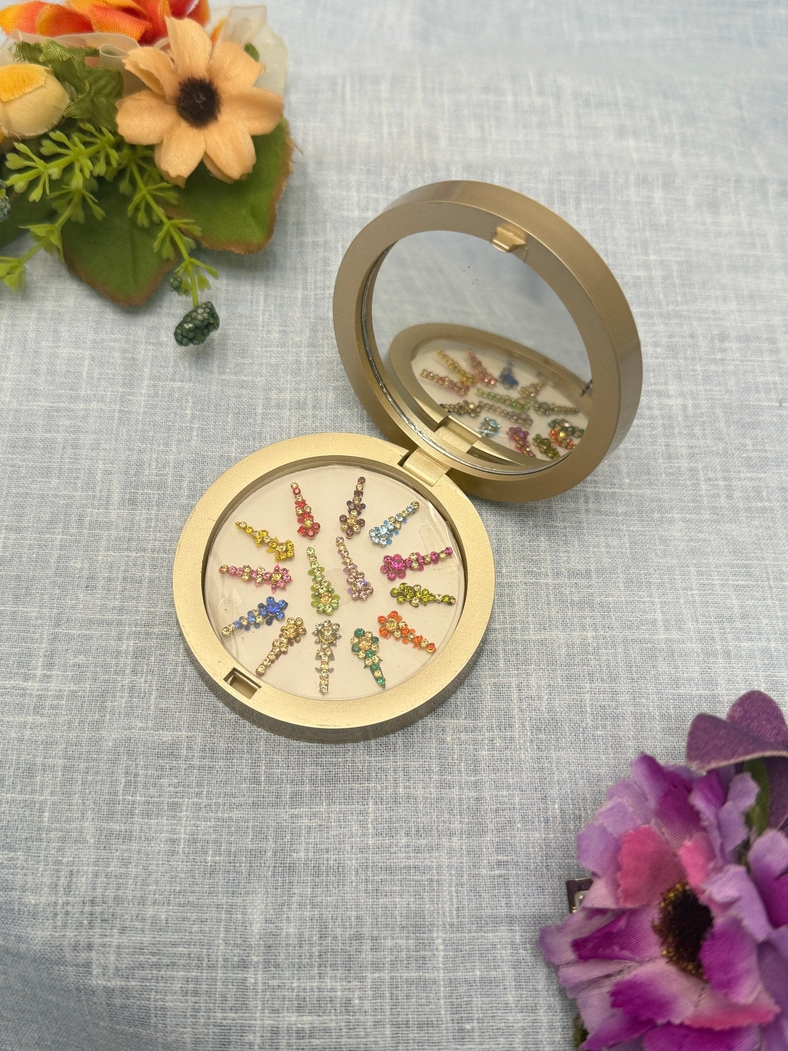 Luxurious Grand Bindi Box 213 - Mahilas