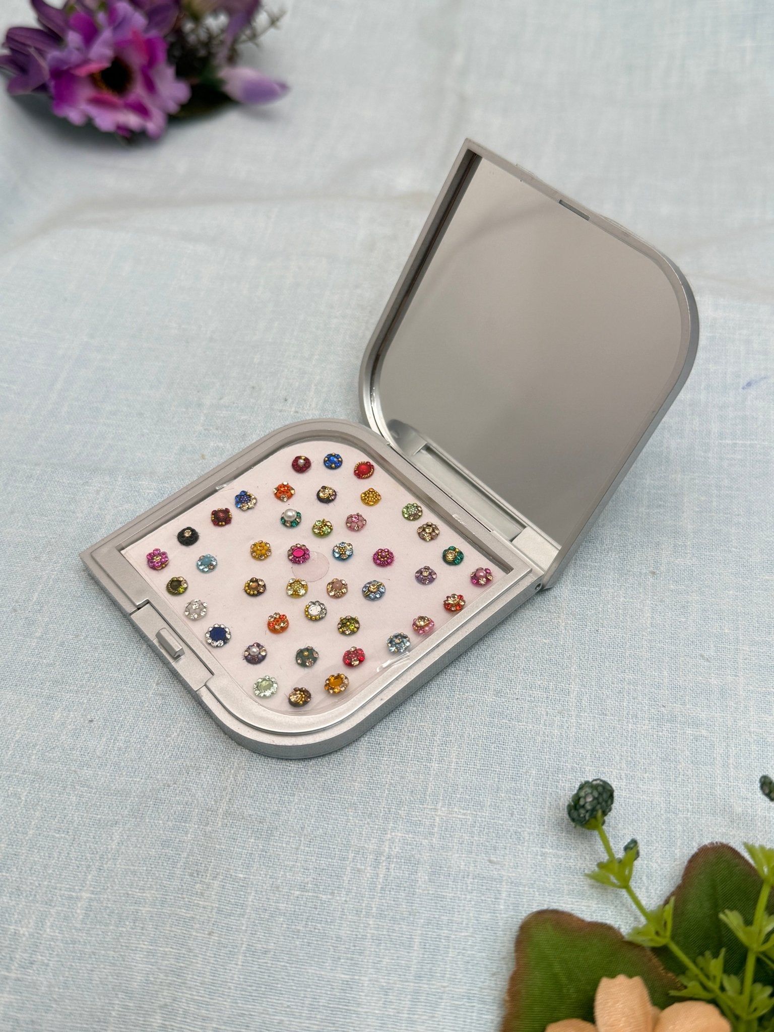 Luxurious Grand Bindi Box 282 - Mahilas