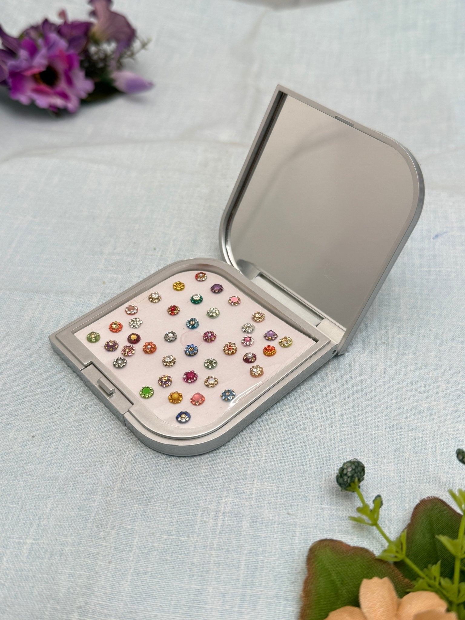 Luxurious Grand Bindi Box 284 - Mahilas