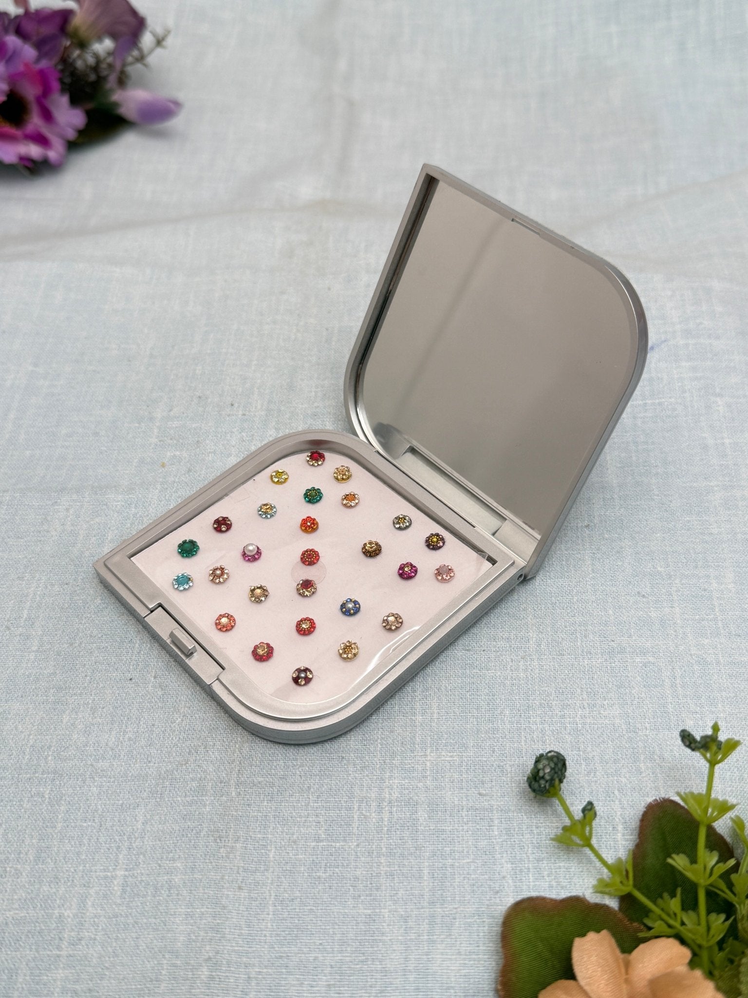 Luxurious Grand Bindi Box 295 - Mahilas