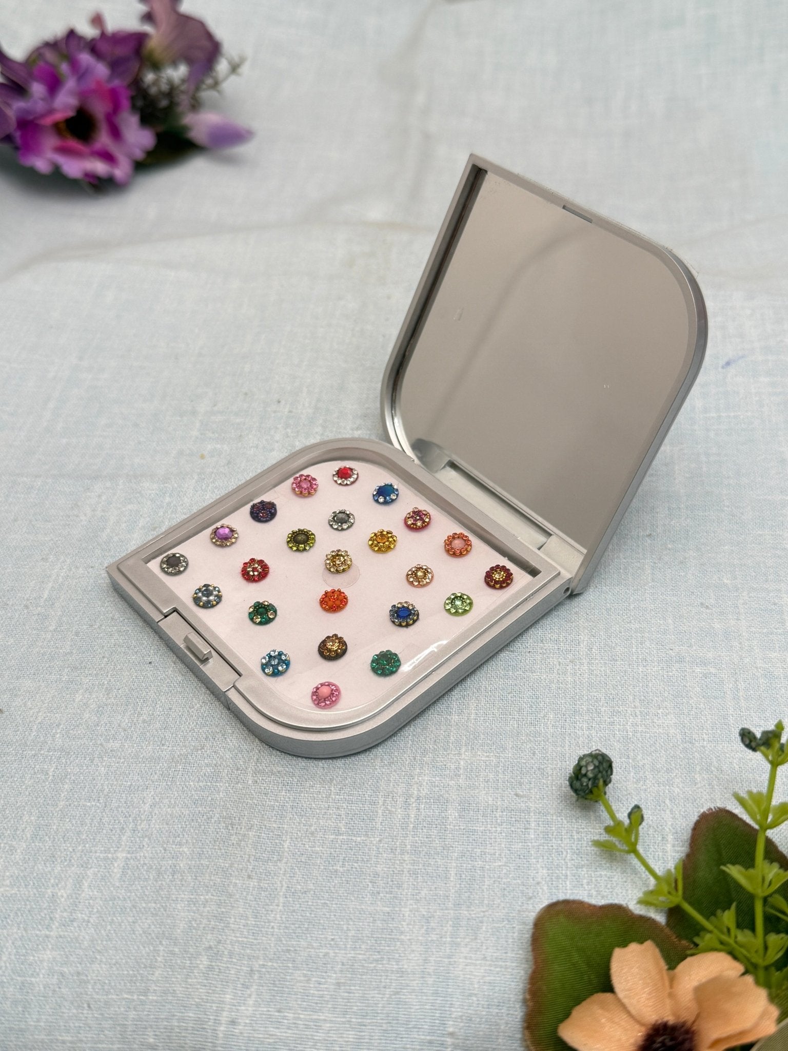 Luxurious Grand Bindi Box 296 - Mahilas