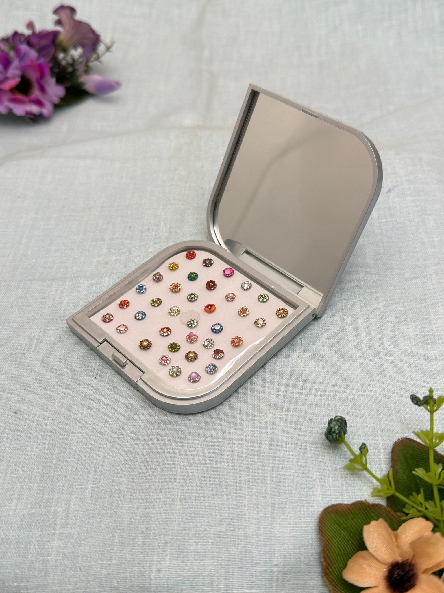 Luxurious Grand Bindi Box 306 - Mahilas