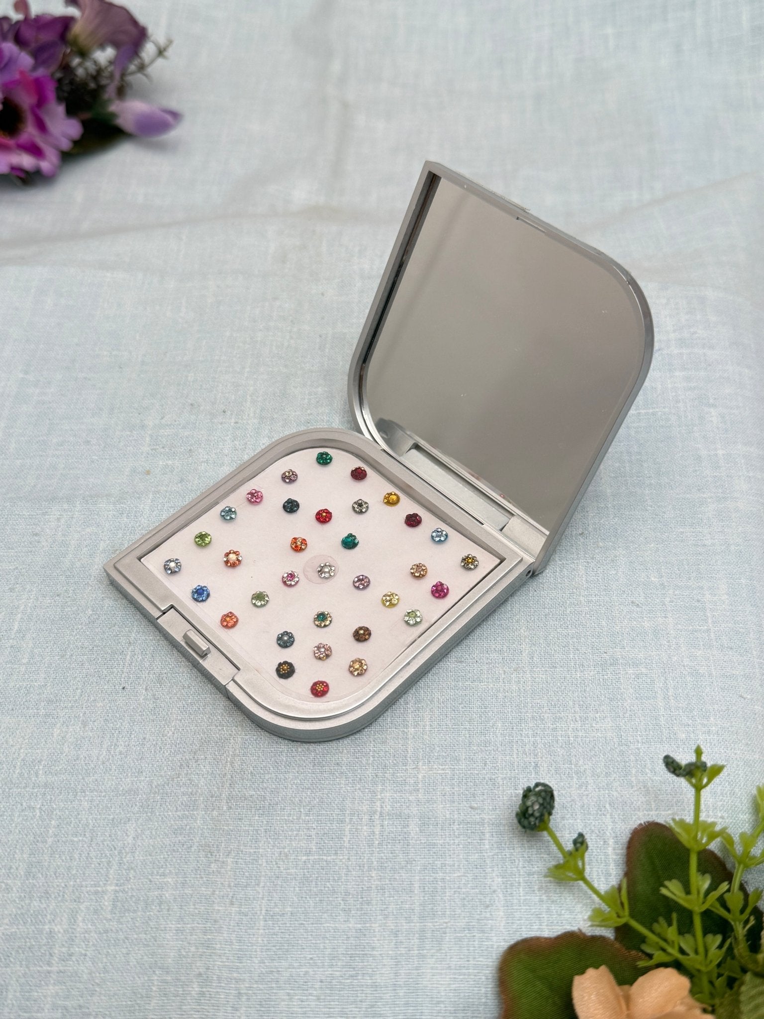 Luxurious Grand Bindi Box 308 - Mahilas