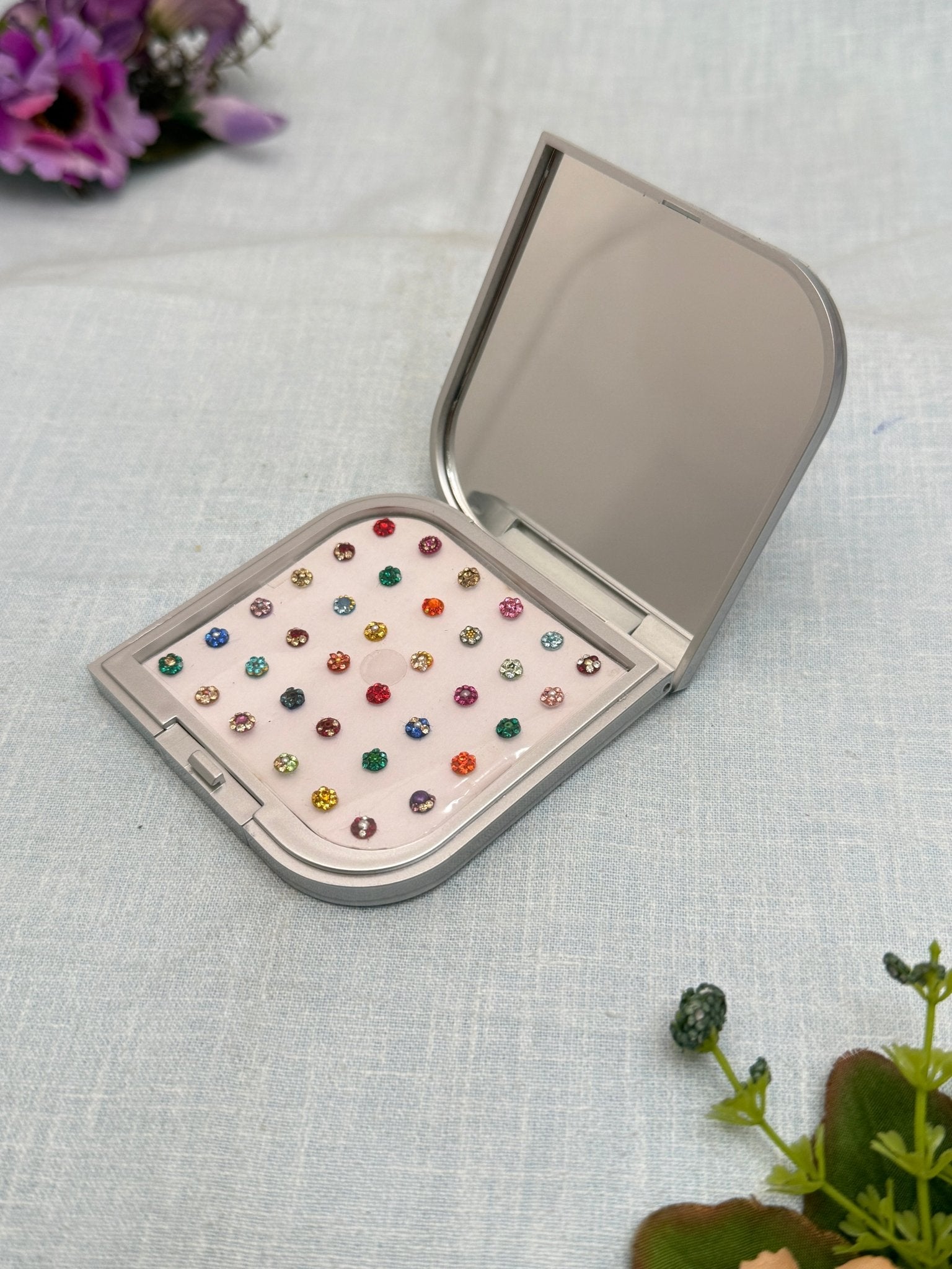 Luxurious Grand Bindi Box 310 - Mahilas