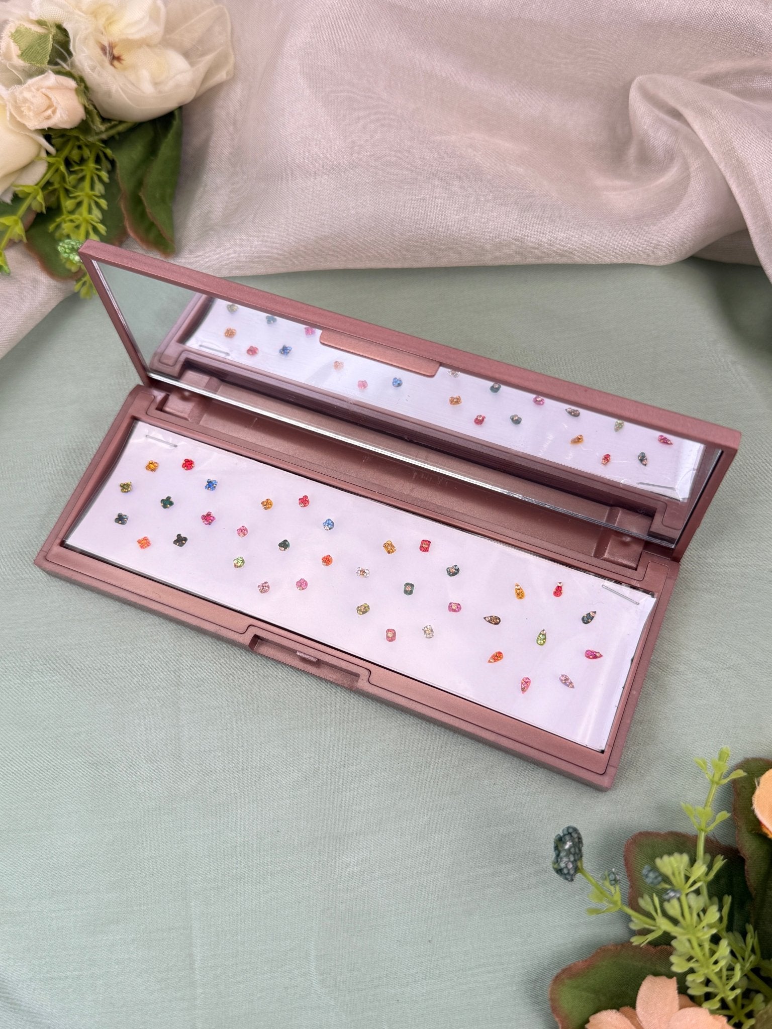 Luxurious Grand Bindi Box 609 - Mahilas