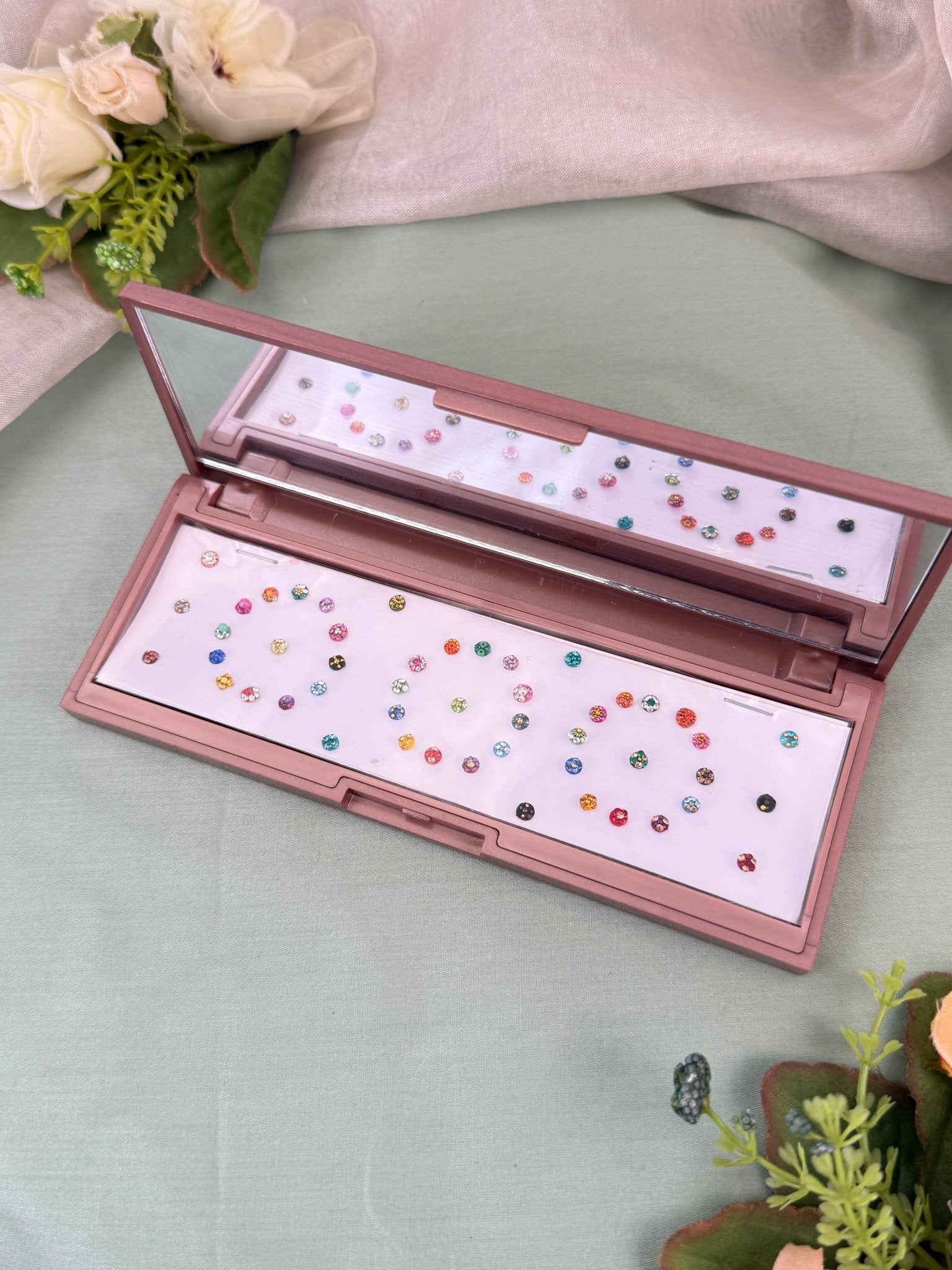 Luxurious Grand Bindi Box 625 - Mahilas