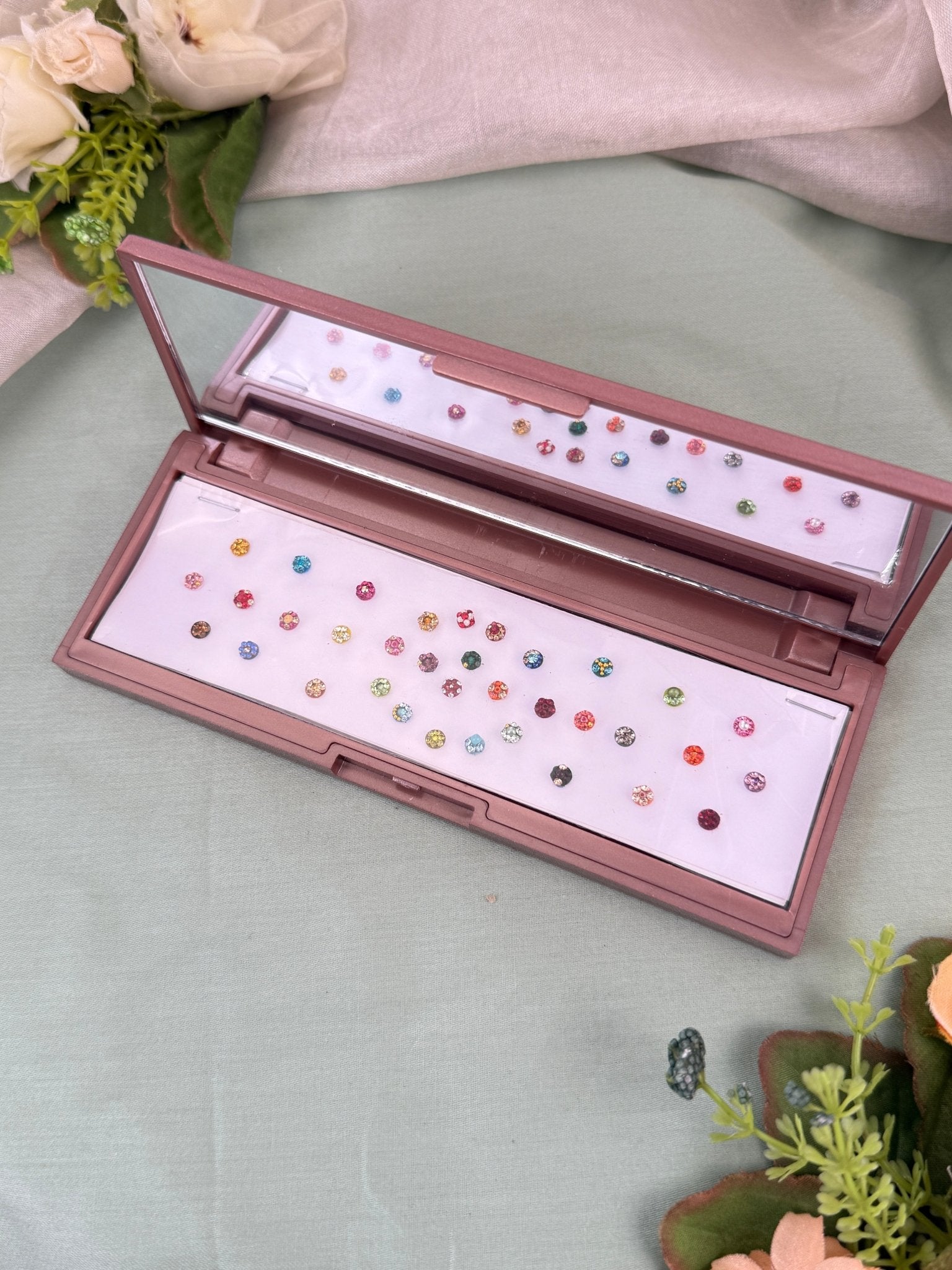 Luxurious Grand Bindi Box 628 - Mahilas