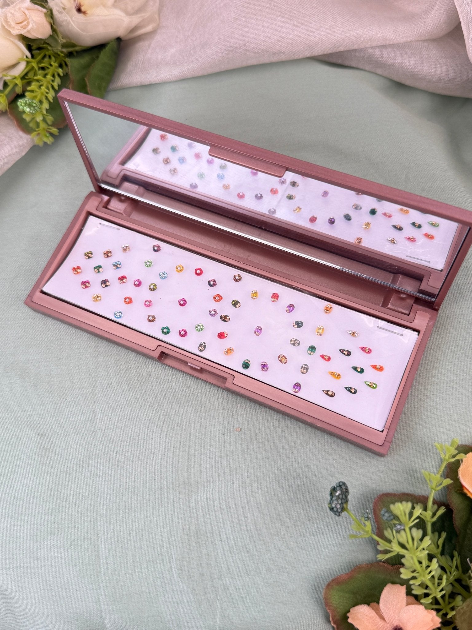 Luxurious Grand Bindi Box 631 - Mahilas