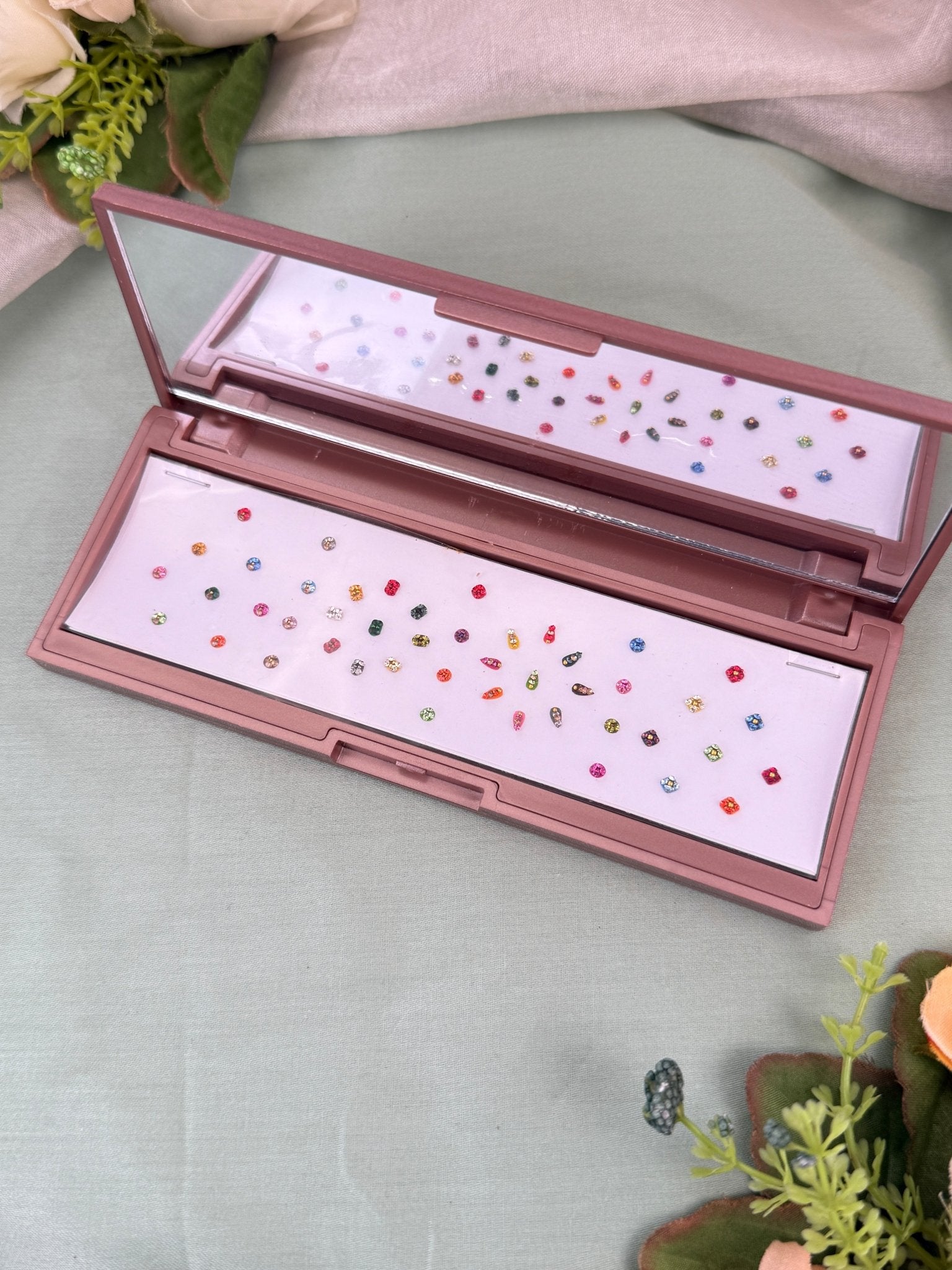 Luxurious Grand Bindi Box 634 - Mahilas