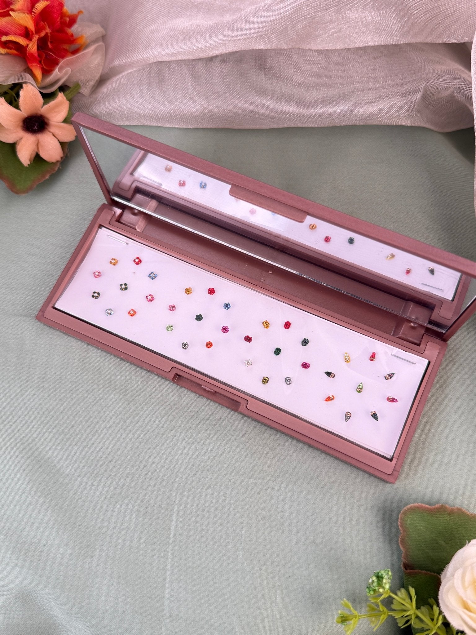 Luxurious Grand Bindi Box 651 - Mahilas