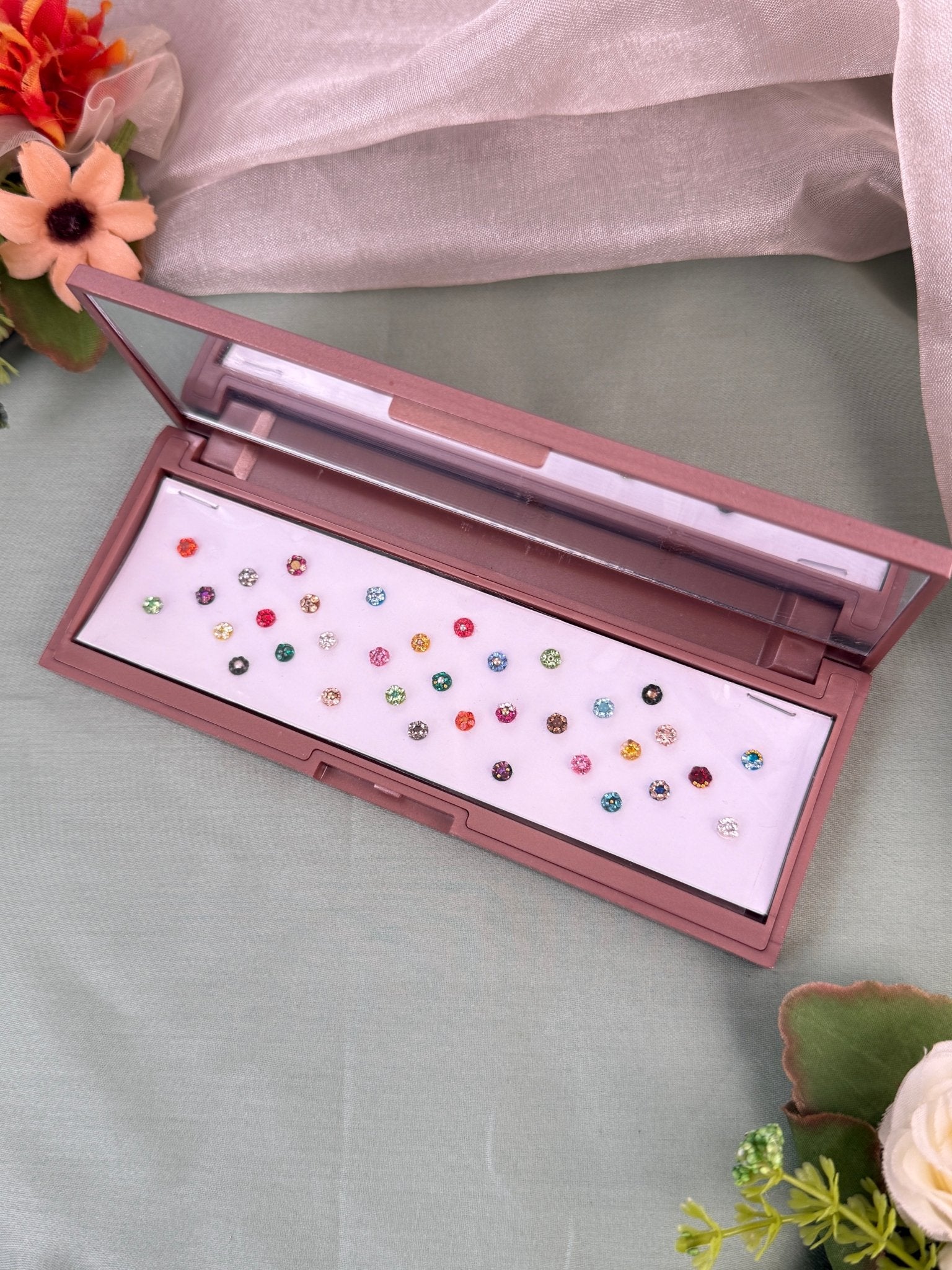 Luxurious Grand Bindi Box 659 - Mahilas