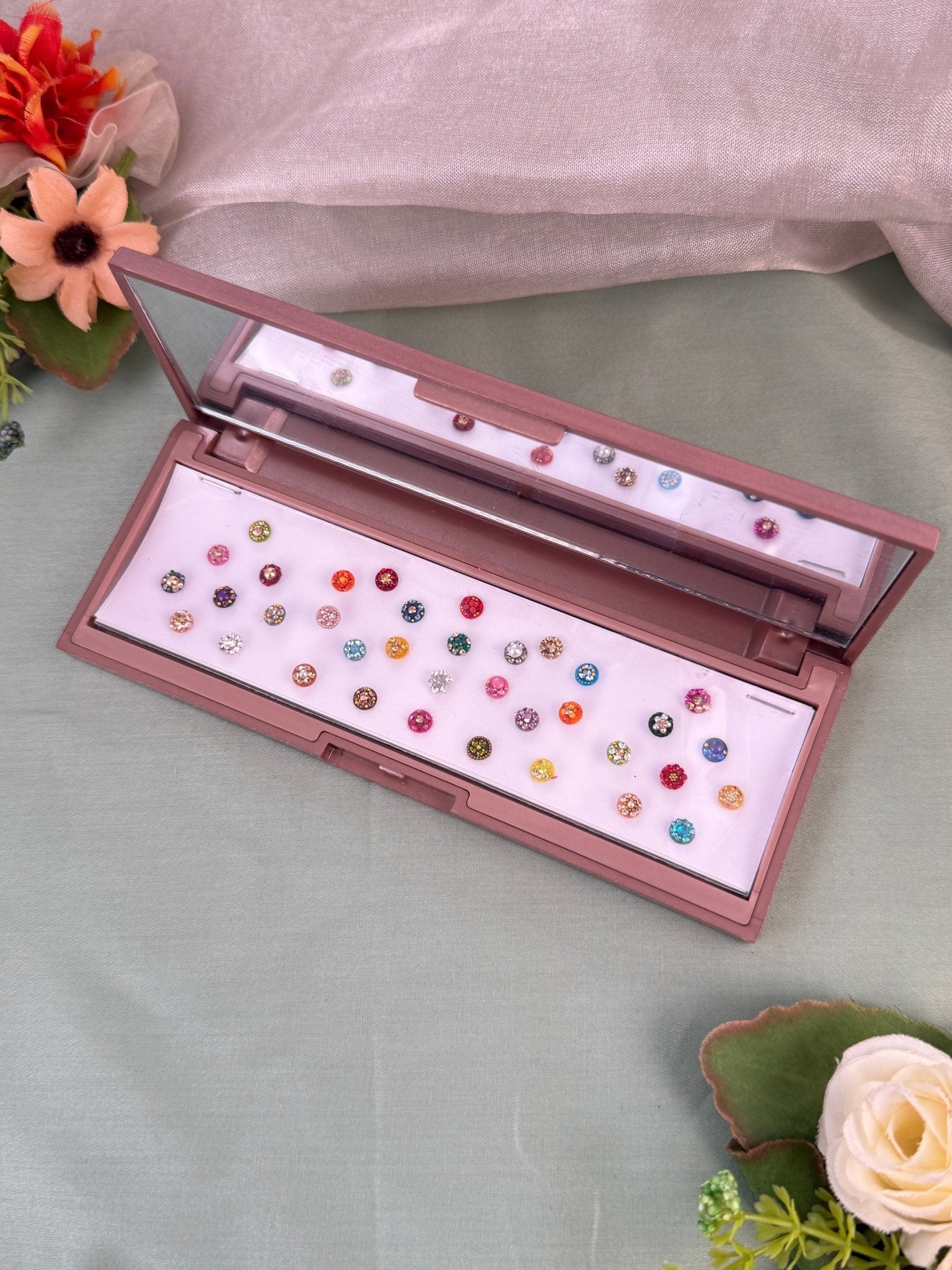 Luxurious Grand Bindi Box 665 - Mahilas