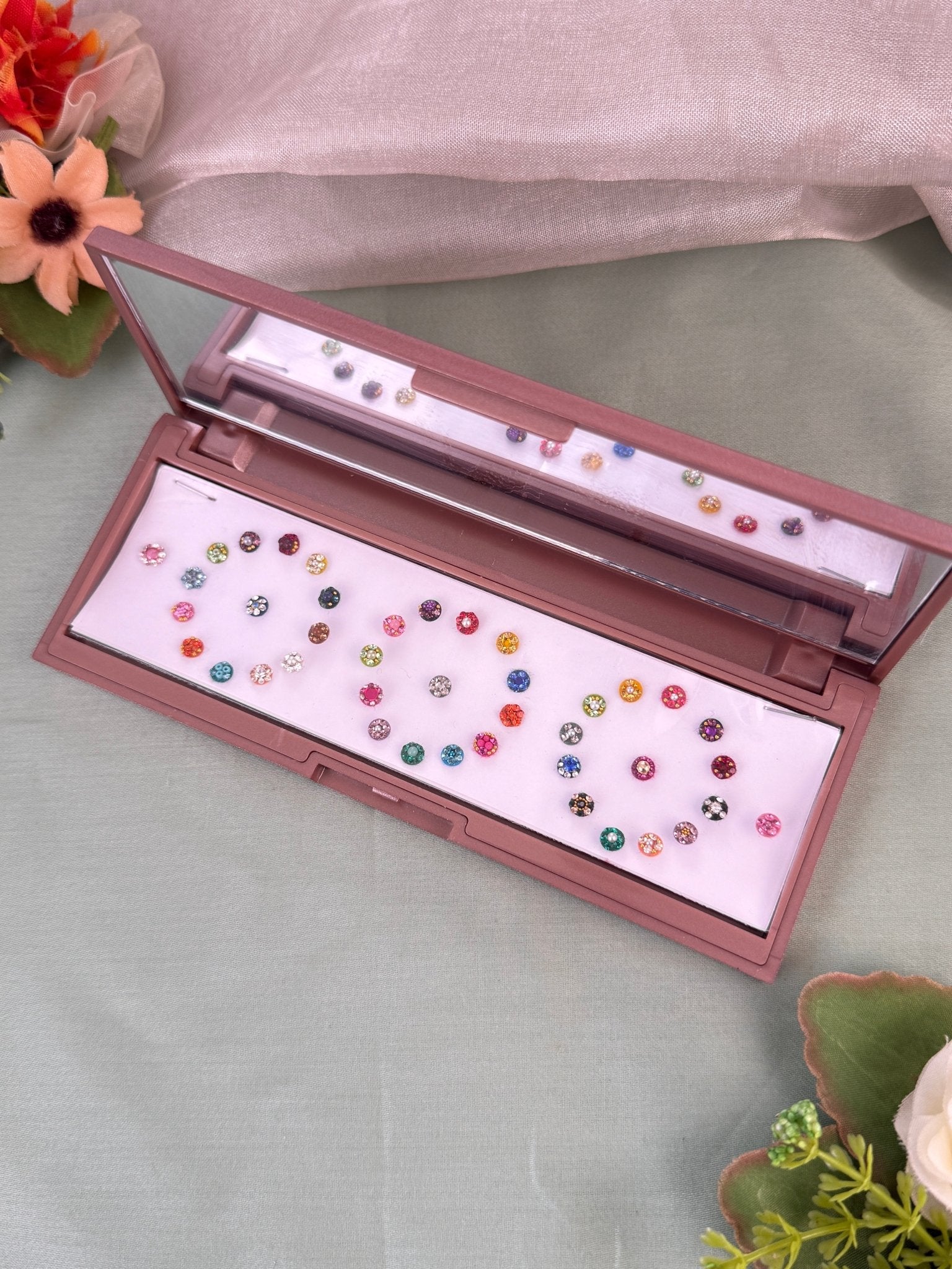 Luxurious Grand Bindi Box 670 - Mahilas