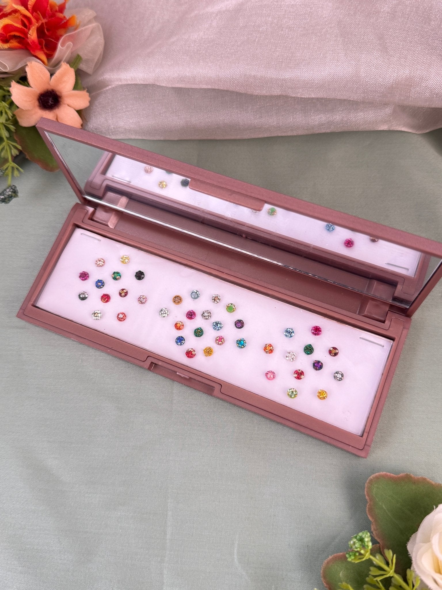 Luxurious Grand Bindi Box 671 - Mahilas