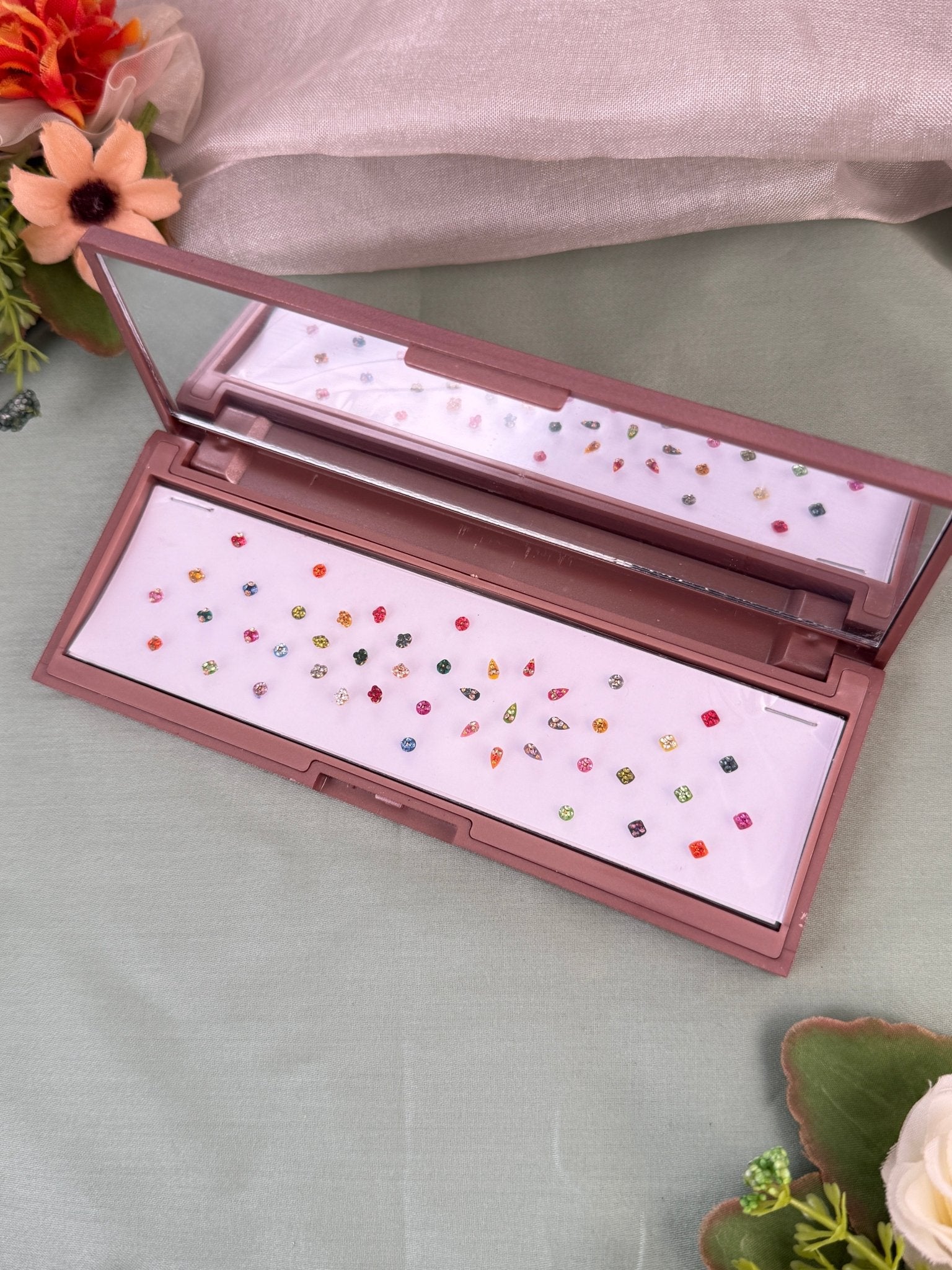 Luxurious Grand Bindi Box 678 - Mahilas