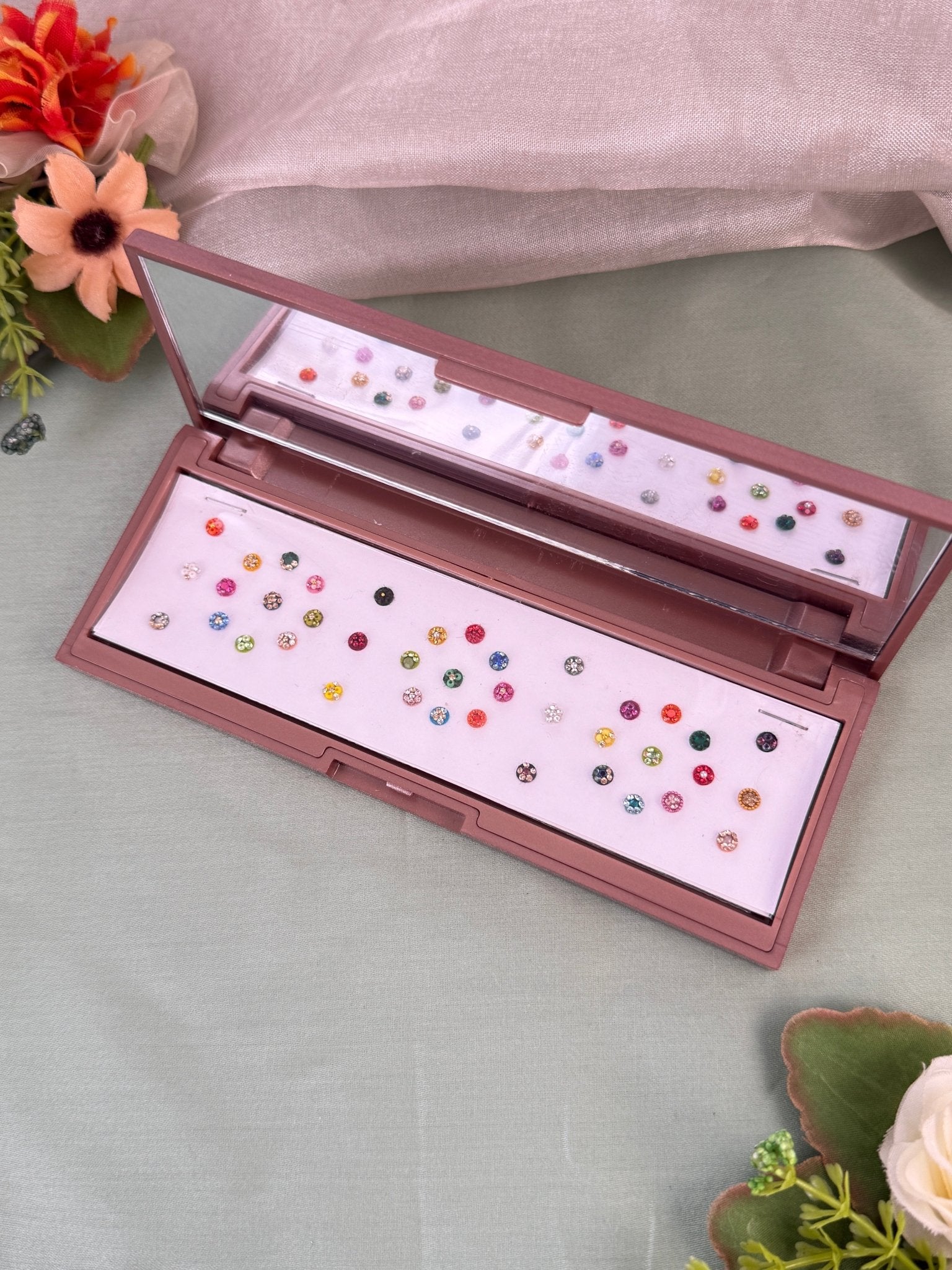 Luxurious Grand Bindi Box 686 - Mahilas