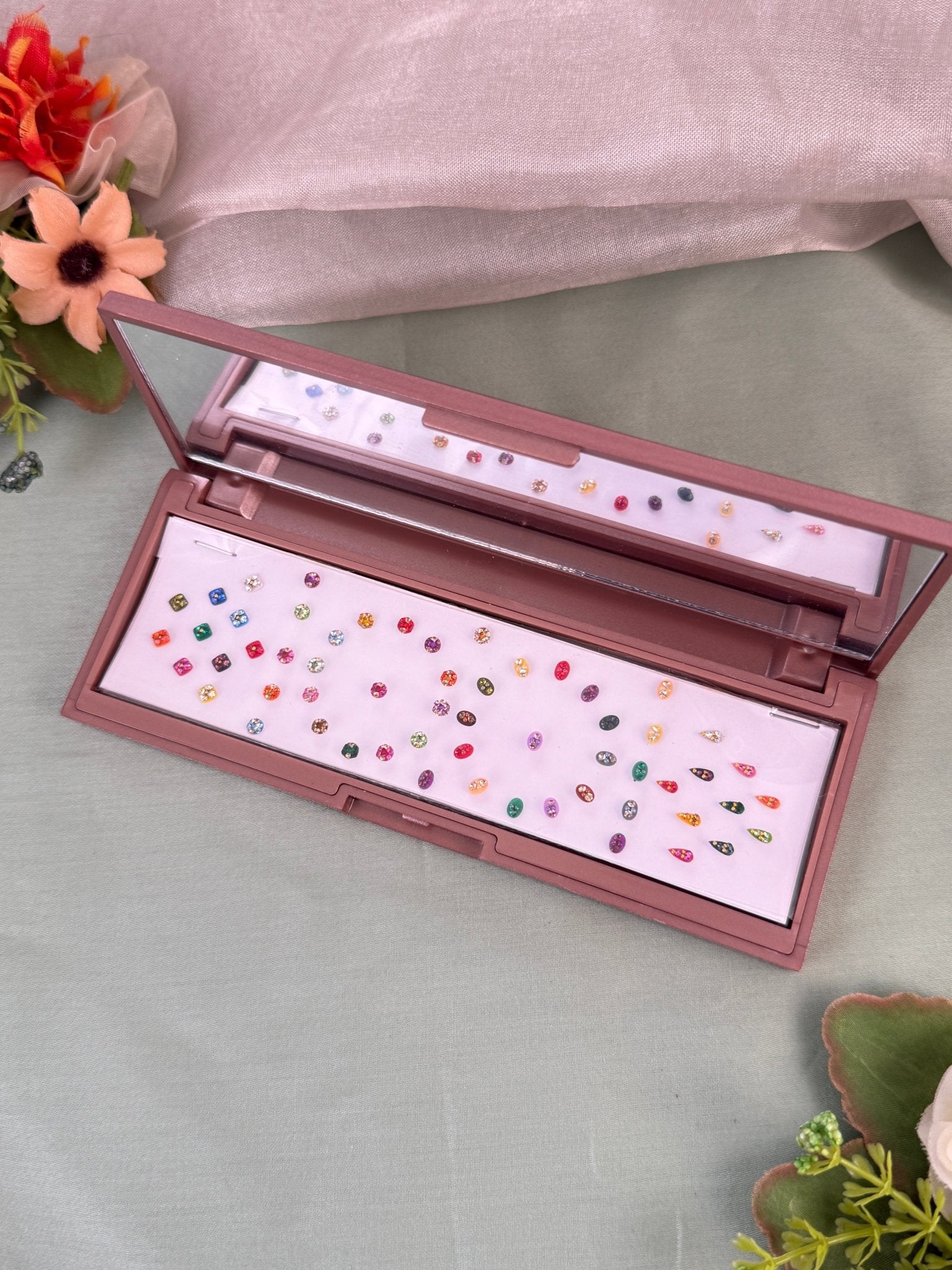 Luxurious Grand Bindi Box 689 - Mahilas