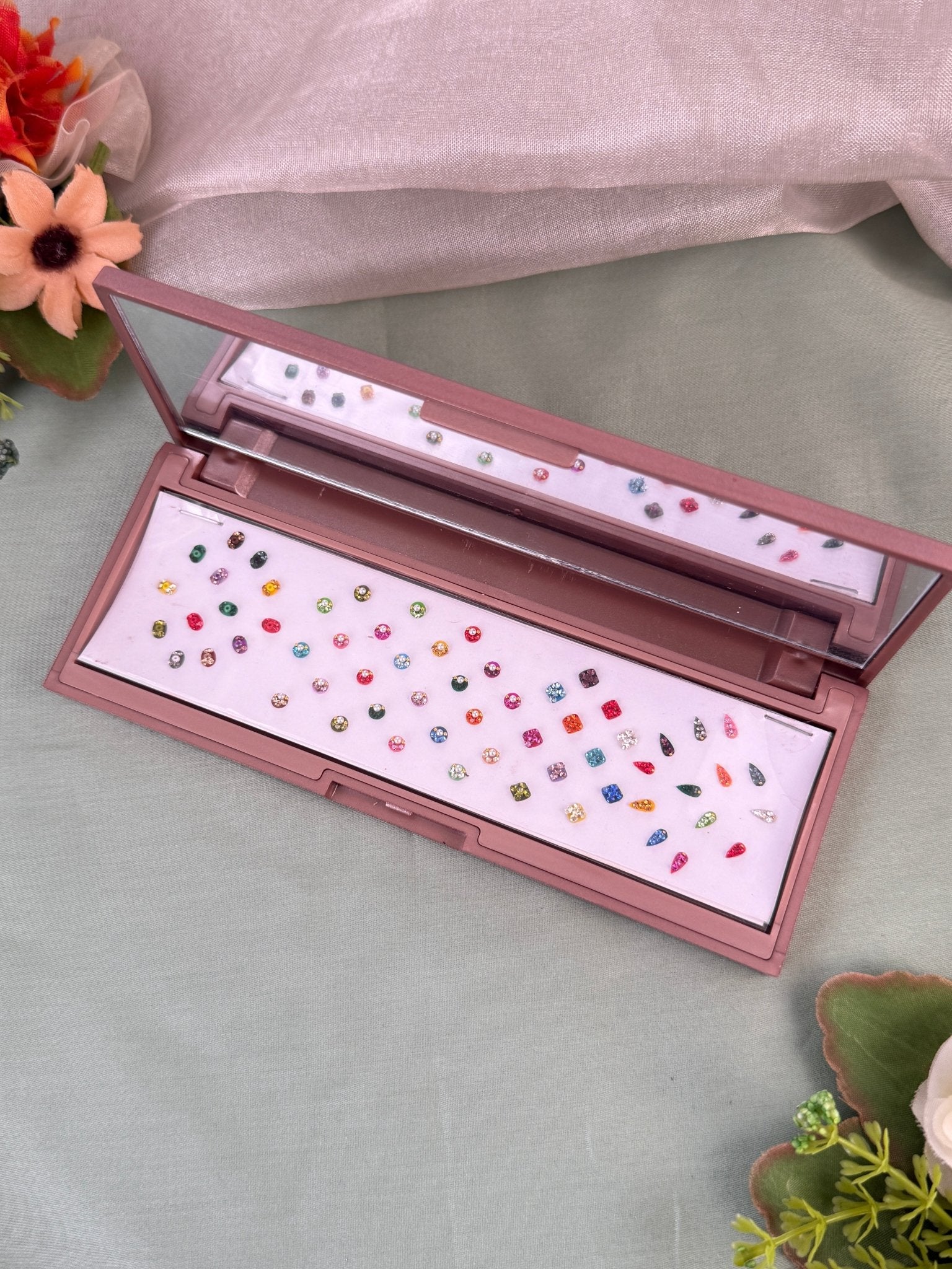 Luxurious Grand Bindi Box 690 - Mahilas