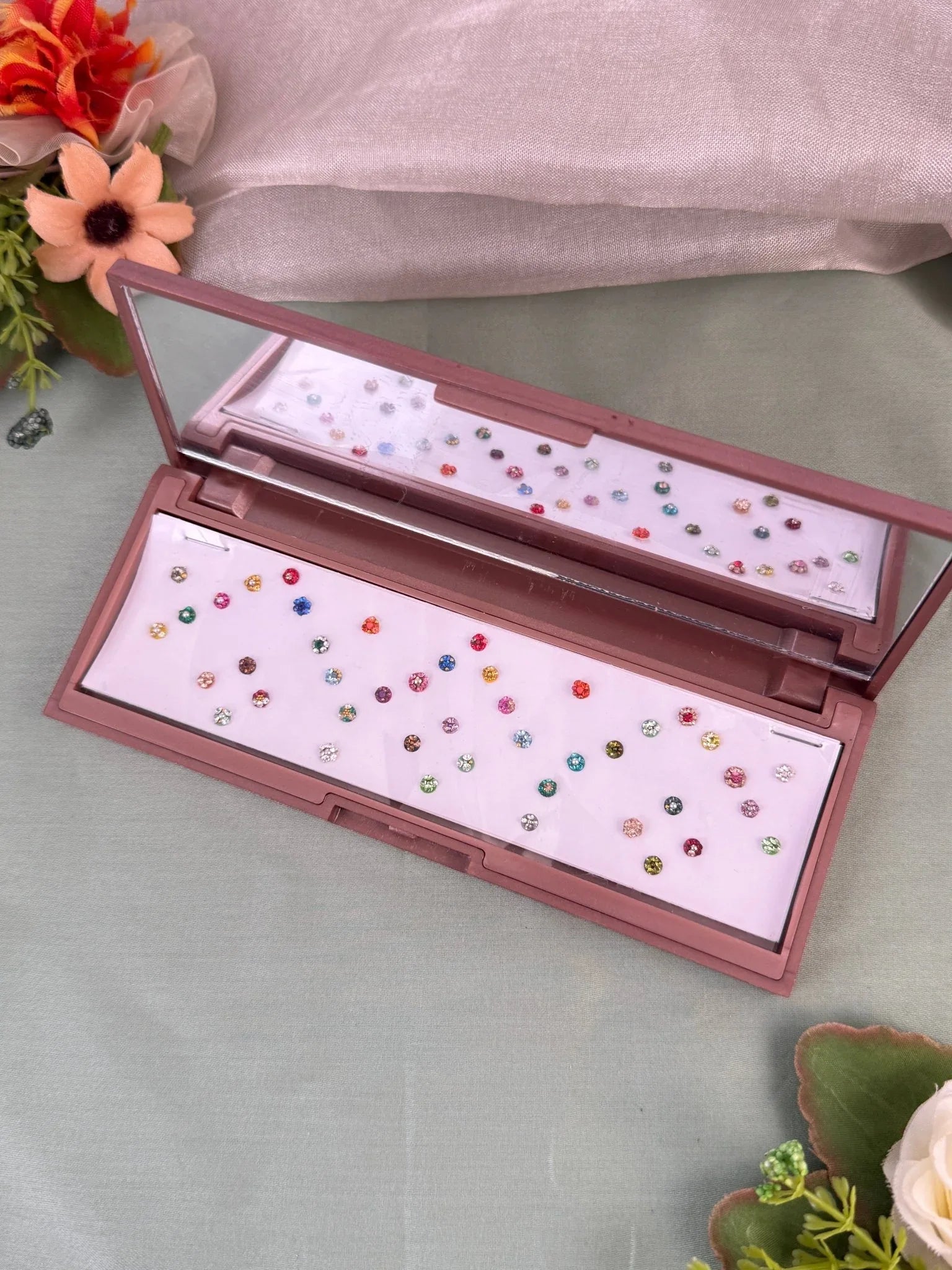 Luxurious Grand Bindi Box 694 - Mahilas