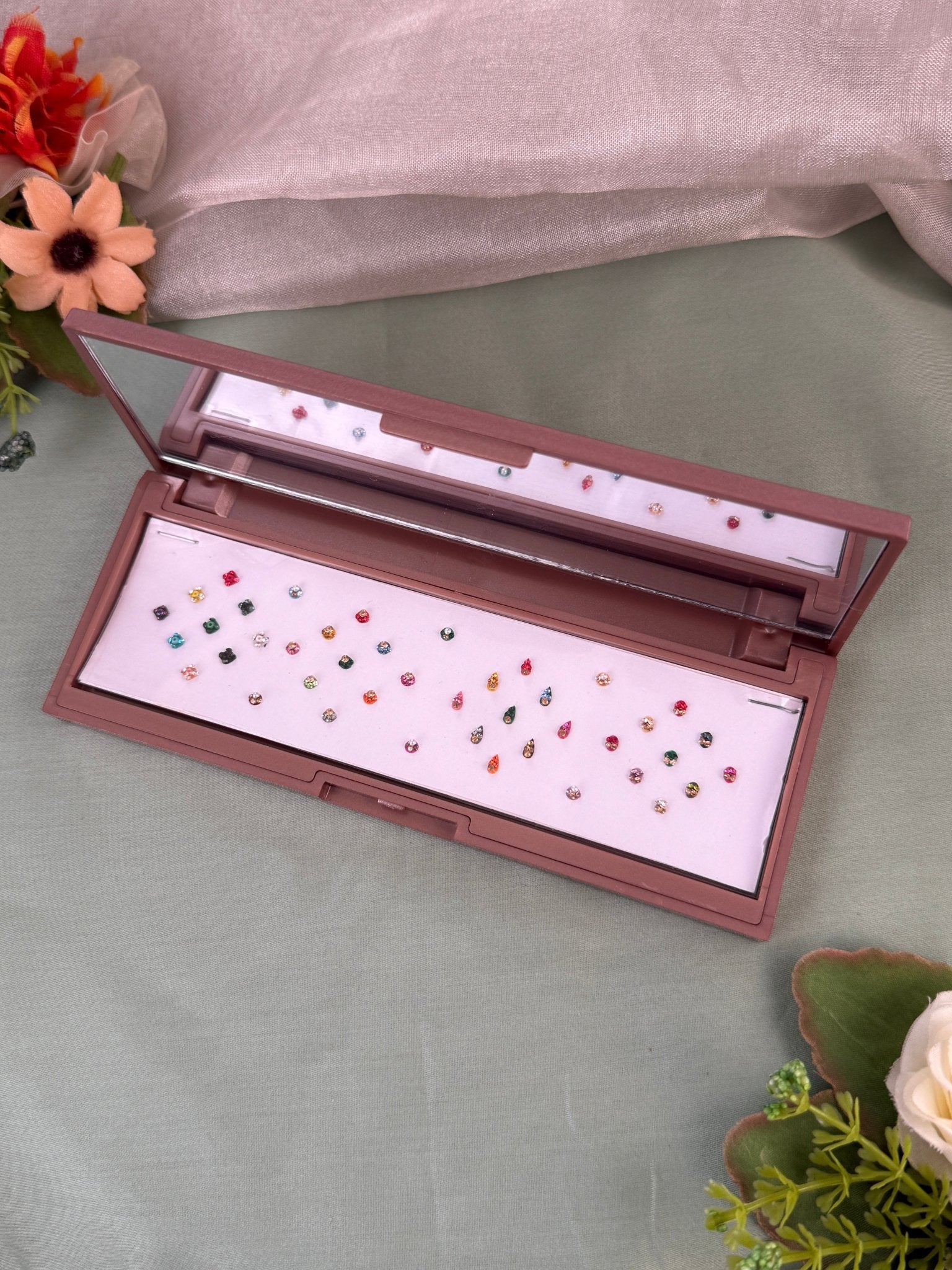 Luxurious Grand Bindi Box 696 - Mahilas