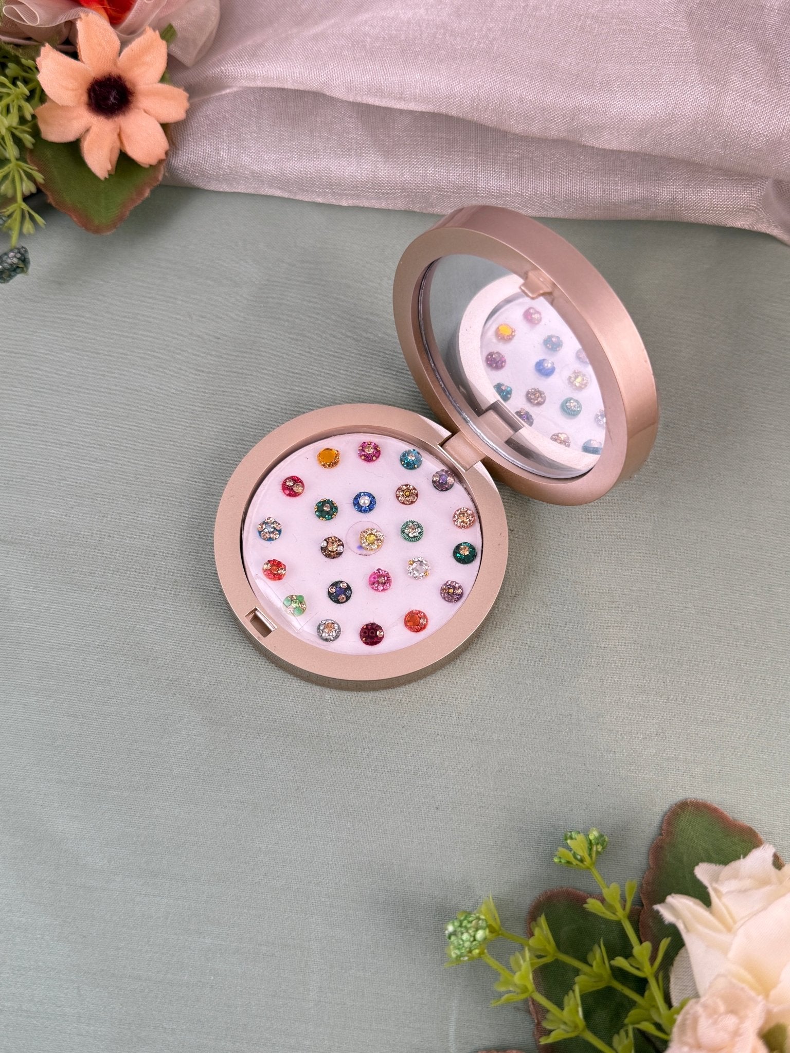 Luxurious Grand Bindi Box 724 - Mahilas