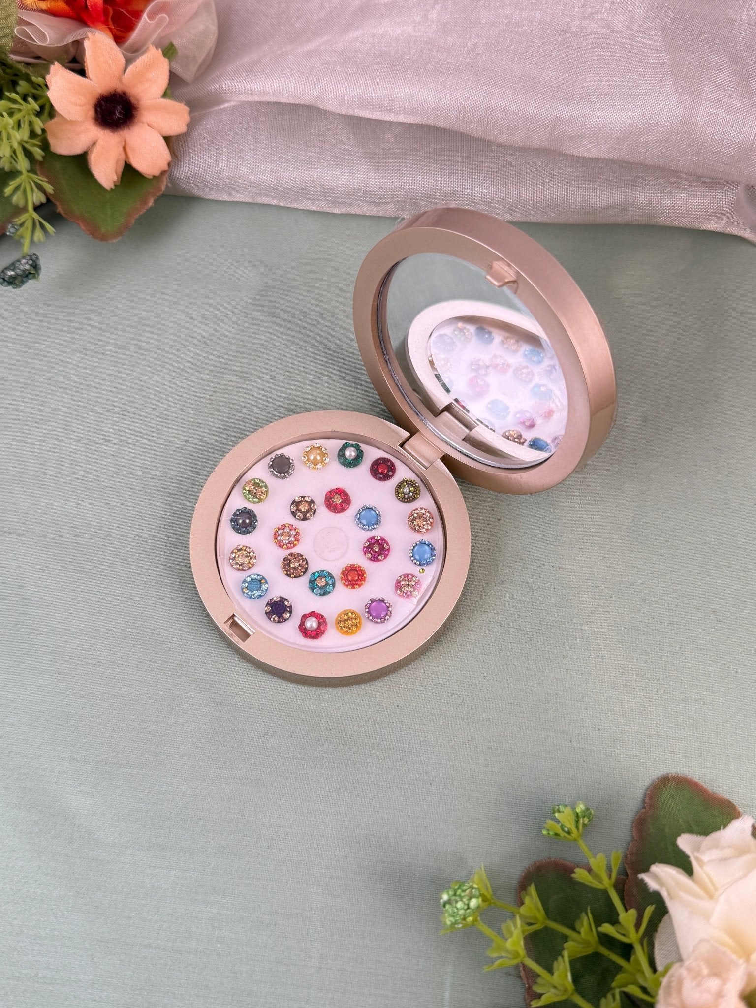 Luxurious Grand Bindi Box 725 - Mahilas