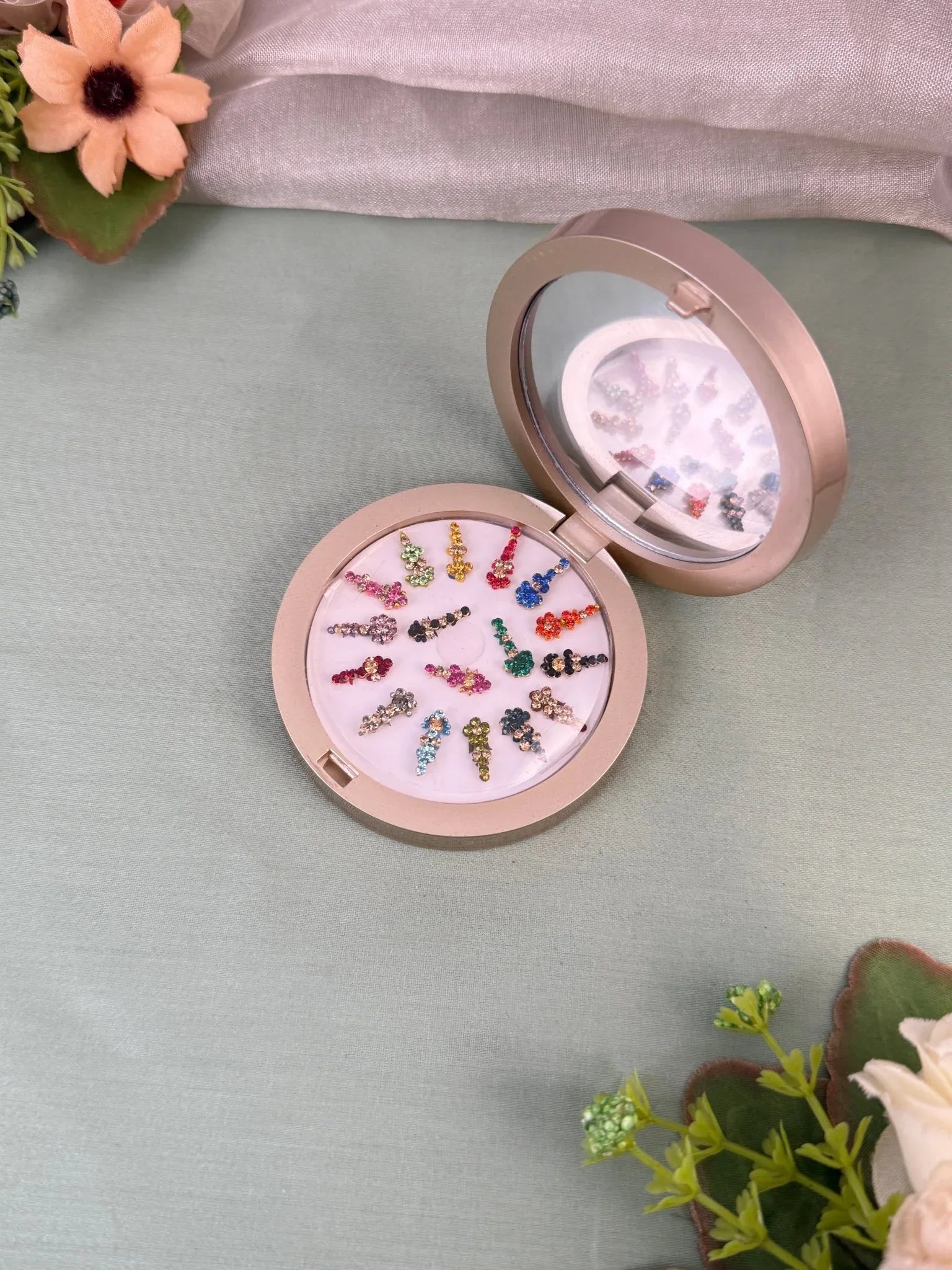 Luxurious Grand Bindi Box 728 - Mahilas