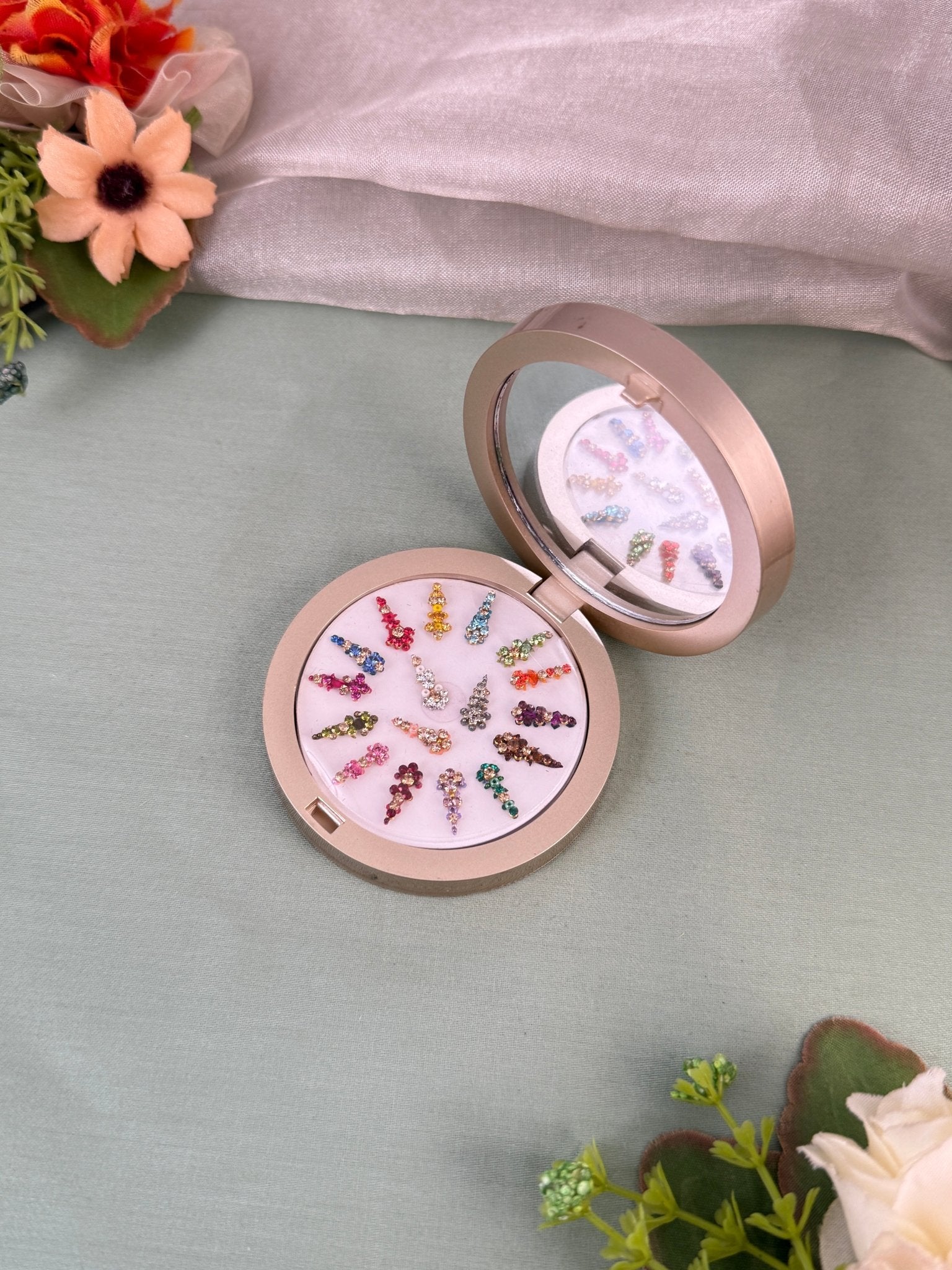 Luxurious Grand Bindi Box 733 - Mahilas