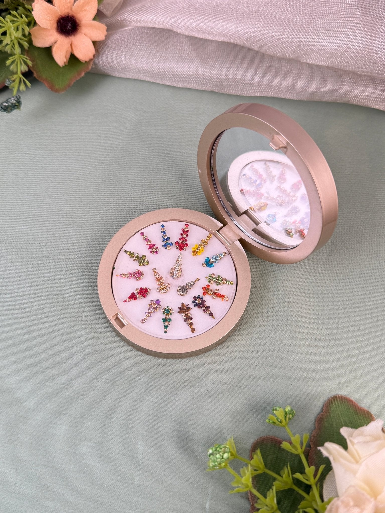 Luxurious Grand Bindi Box 738 - Mahilas