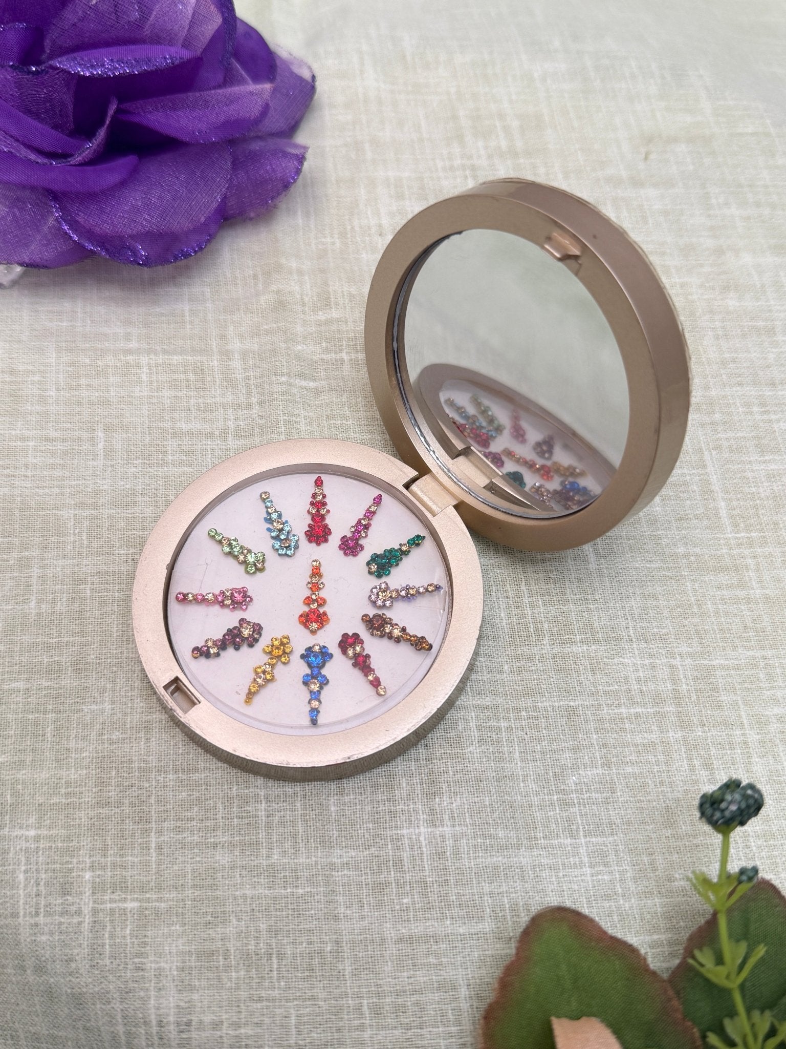 Luxurious Grand Bindi Box 76 - Mahilas