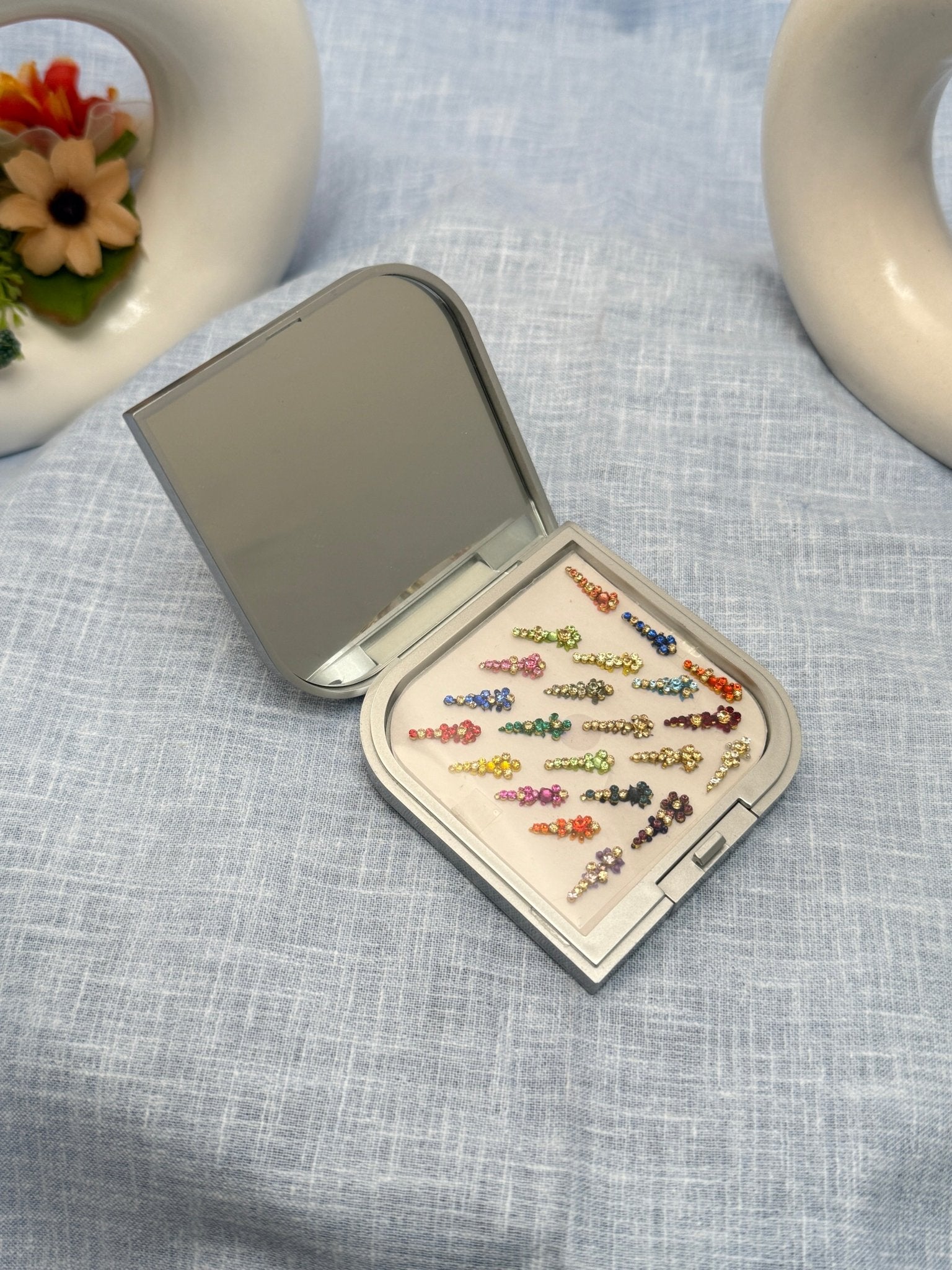 Luxurious Grand Bindi Box 89 - Mahilas