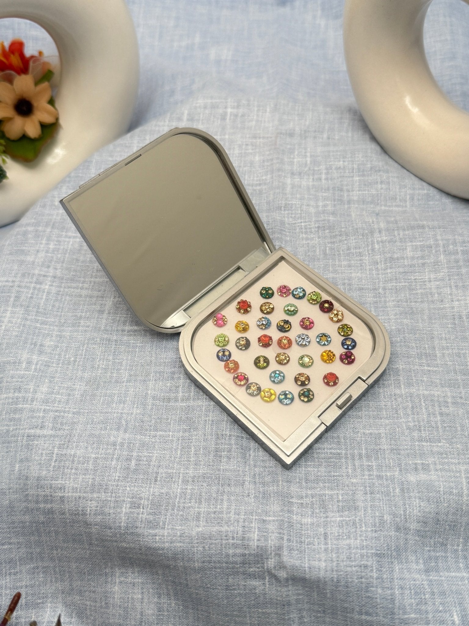 Luxurious Grand Bindi Box 95 - Mahilas