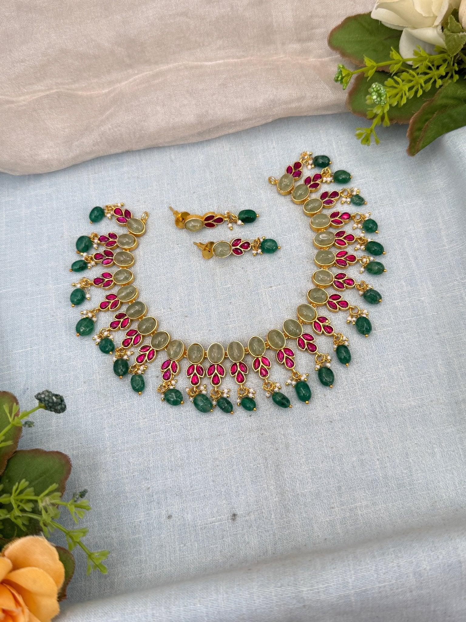 Luxurious Jadau Kundan Choker Style Necklace Set 586 - Mahilas