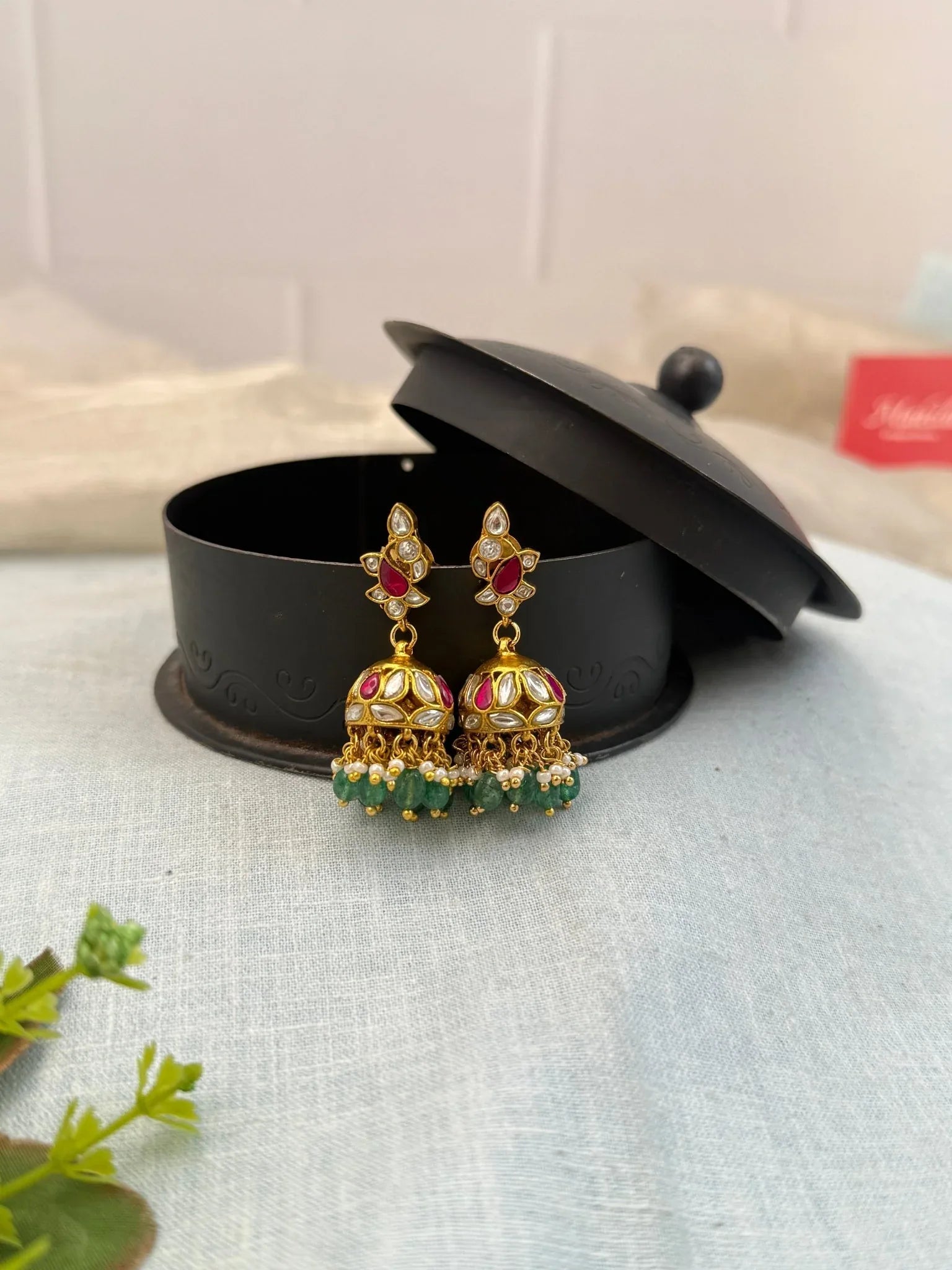 Luxurious Jadau Kundan Jhumka Earrings 0494 - Mahilas