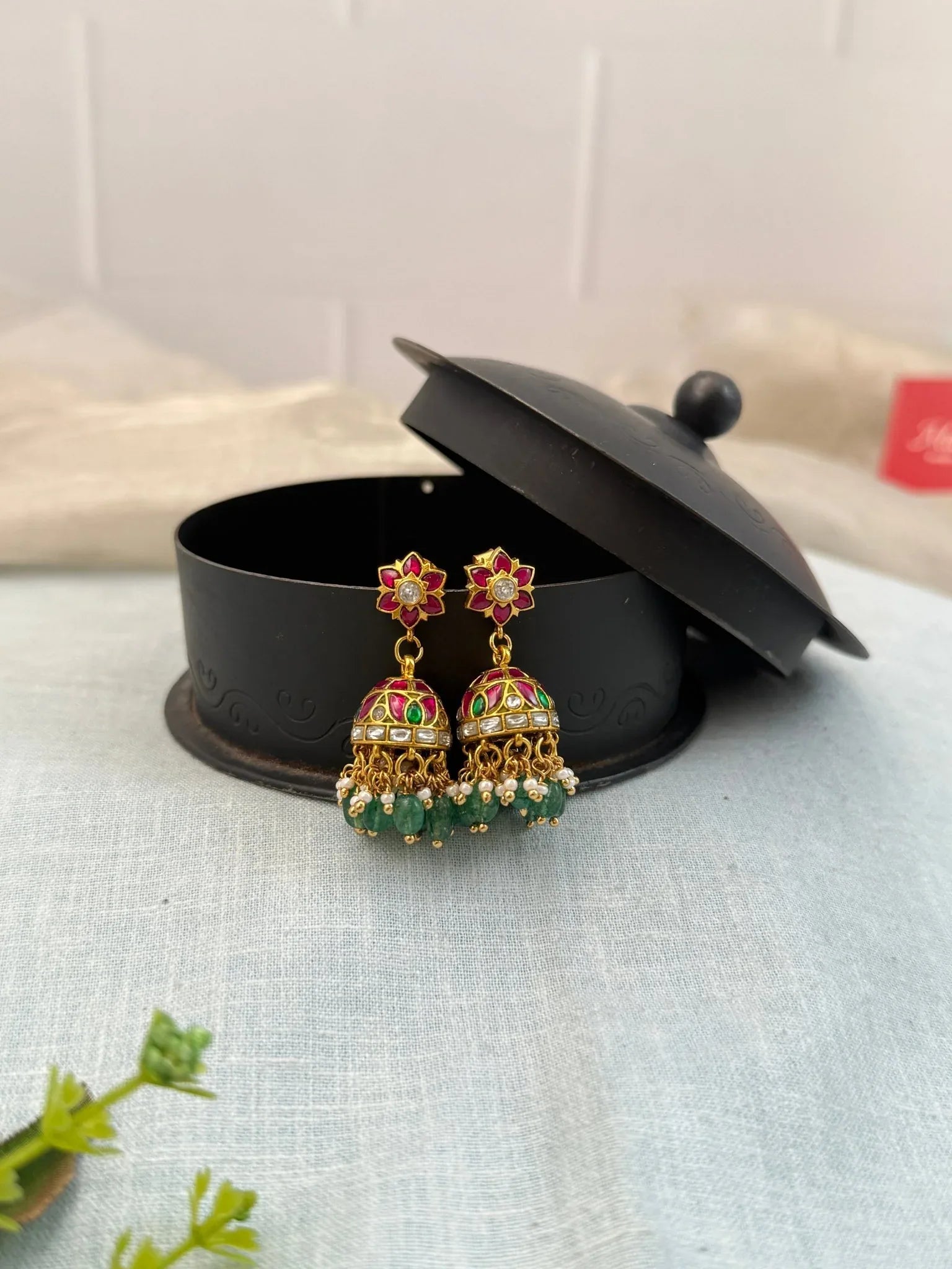 Luxurious Jadau Kundan Jhumka Earrings 0497 - Mahilas