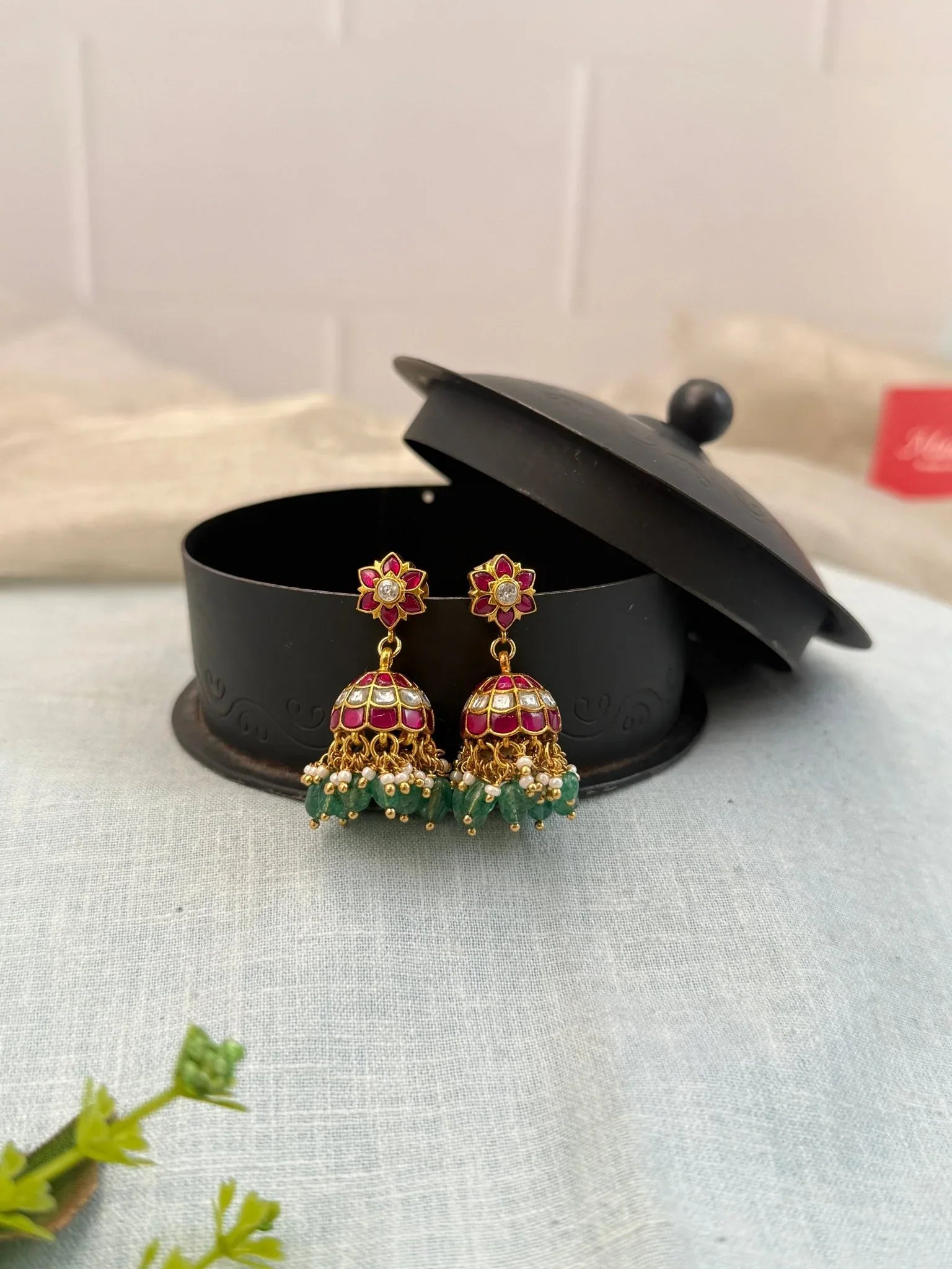 Luxurious Jadau Kundan Jhumka Earrings 0498 - Mahilas