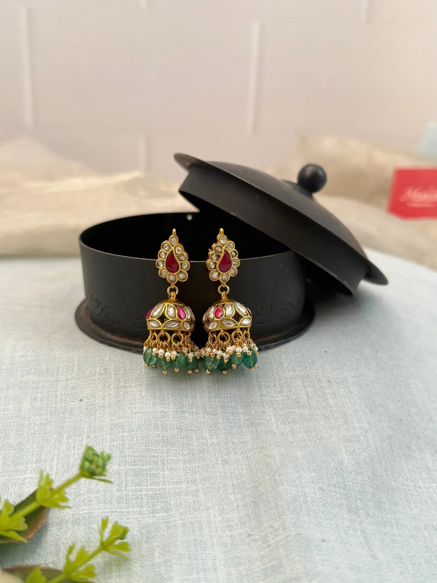 Luxurious Jadau Kundan Jhumka Earrings 0499 - Mahilas