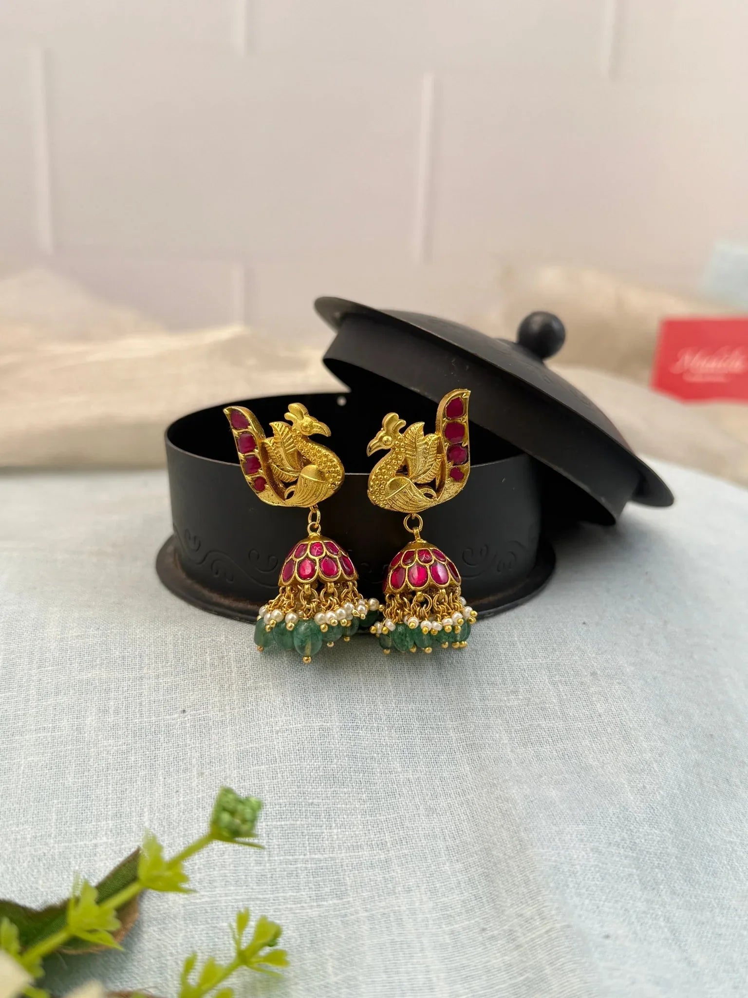 Luxurious Jadau Kundan Jhumka Earrings 0500 - Mahilas