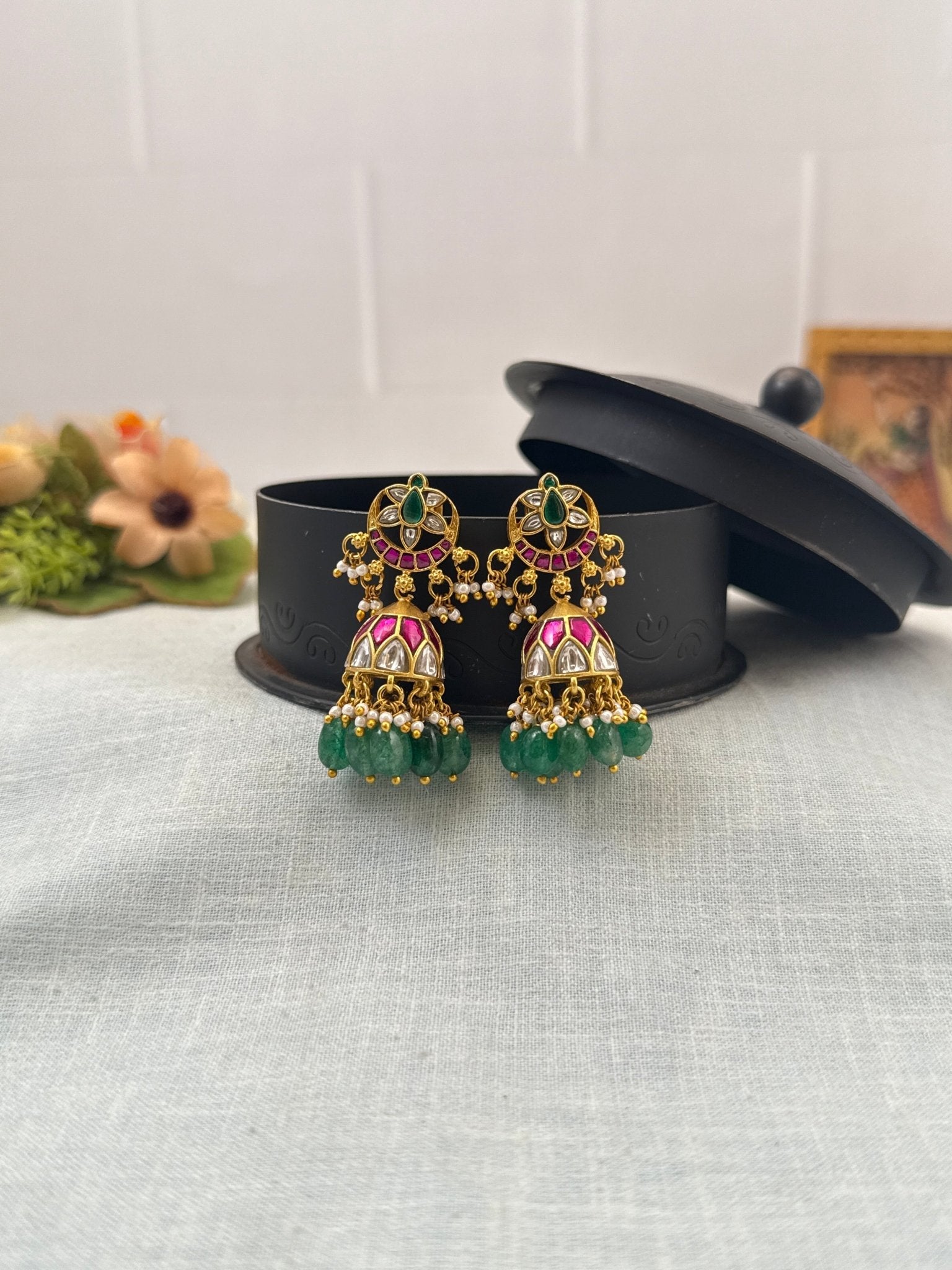 Luxurious Jadau Kundan Jhumka Earrings 0581 - Mahilas