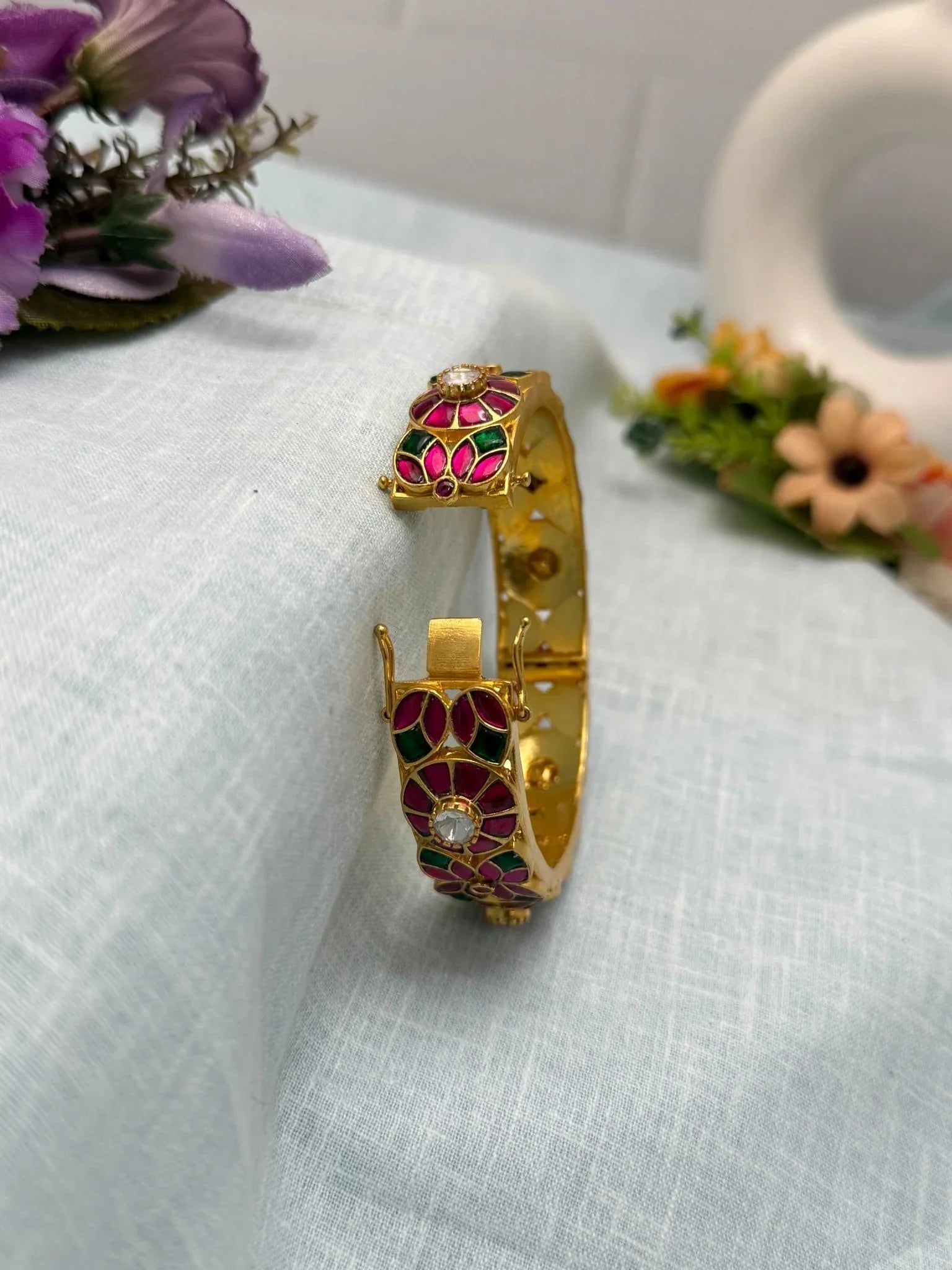 Luxurious Jadau Kundan Kada Bangle 1140 - Mahilas