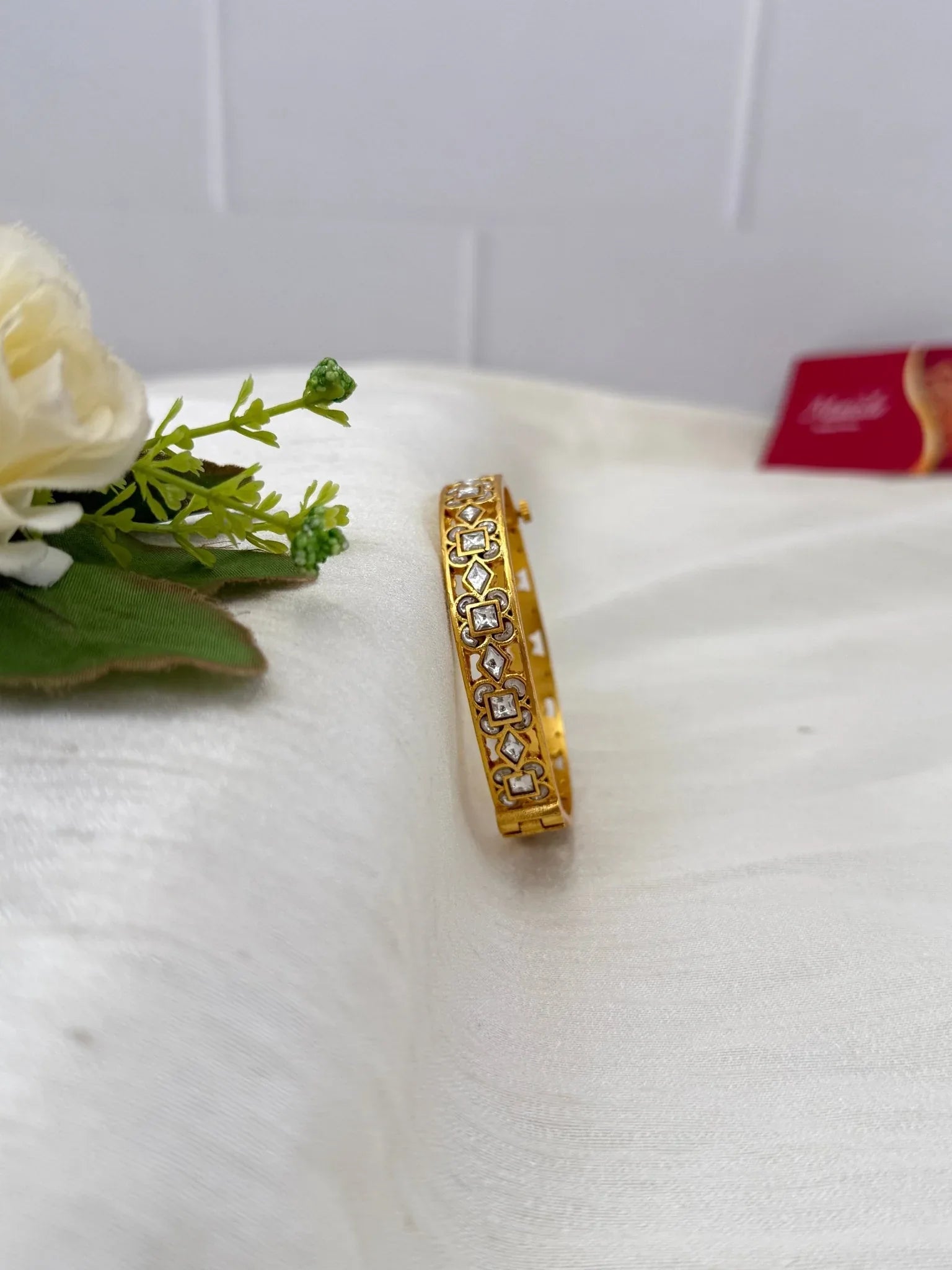 Luxurious Jadau Kundan Kada Bangle 1160 - Mahilas