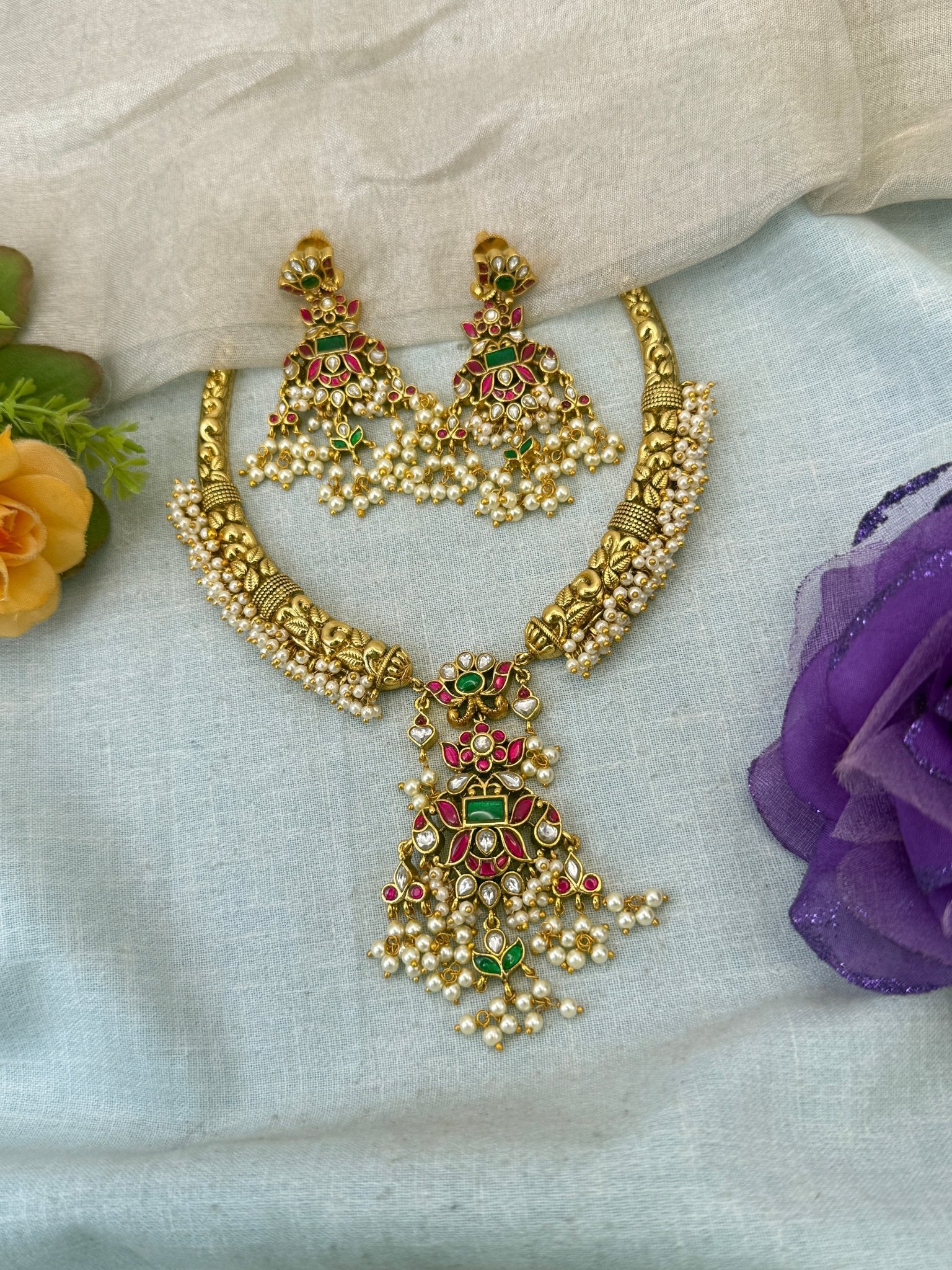 Luxurious Jadau Kundan Kanti Style Pendant Necklace Set 0995 - Mahilas