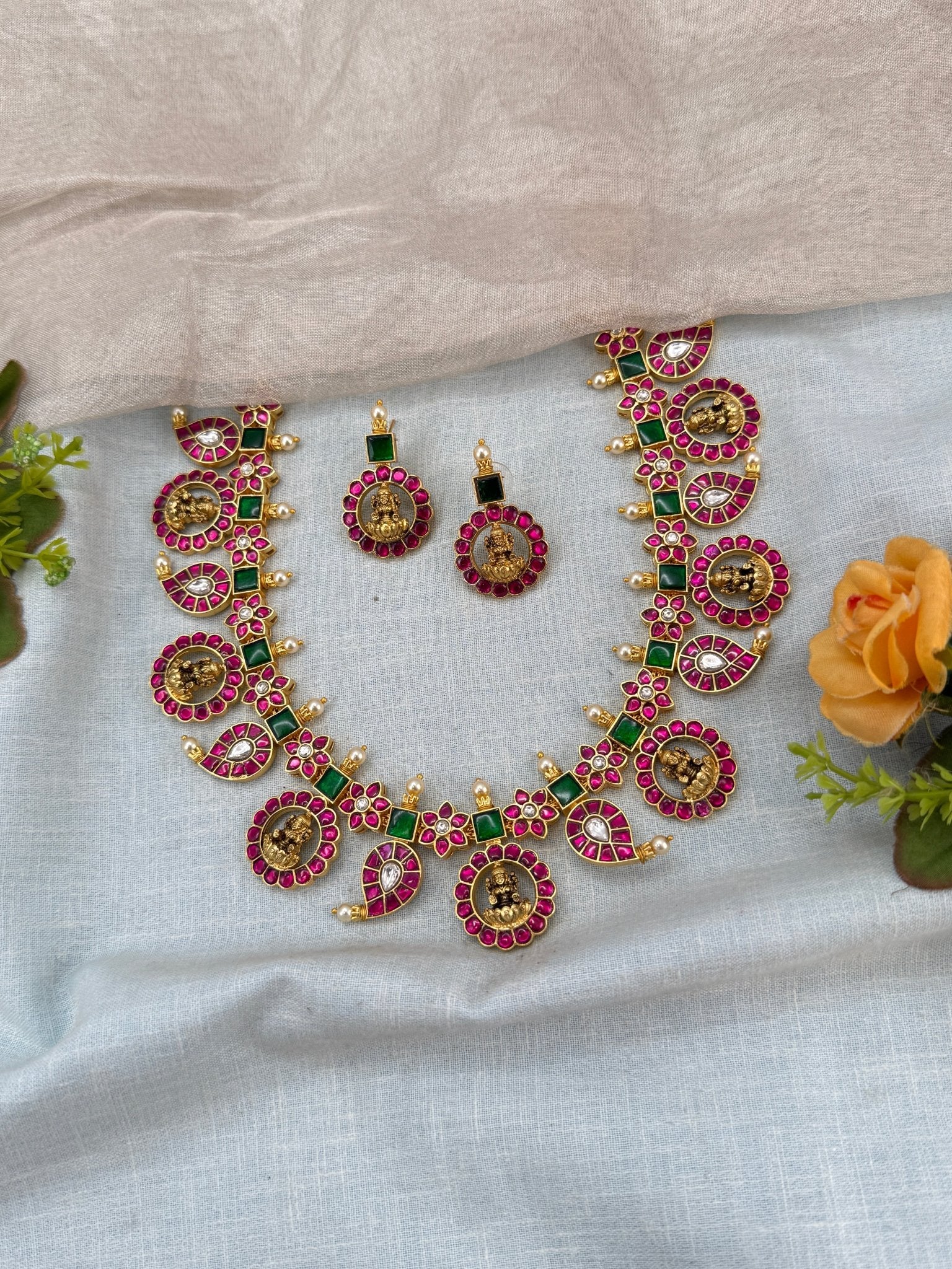 Luxurious Jadau Kundan Mango Short Necklace Set 0977 - Mahilas