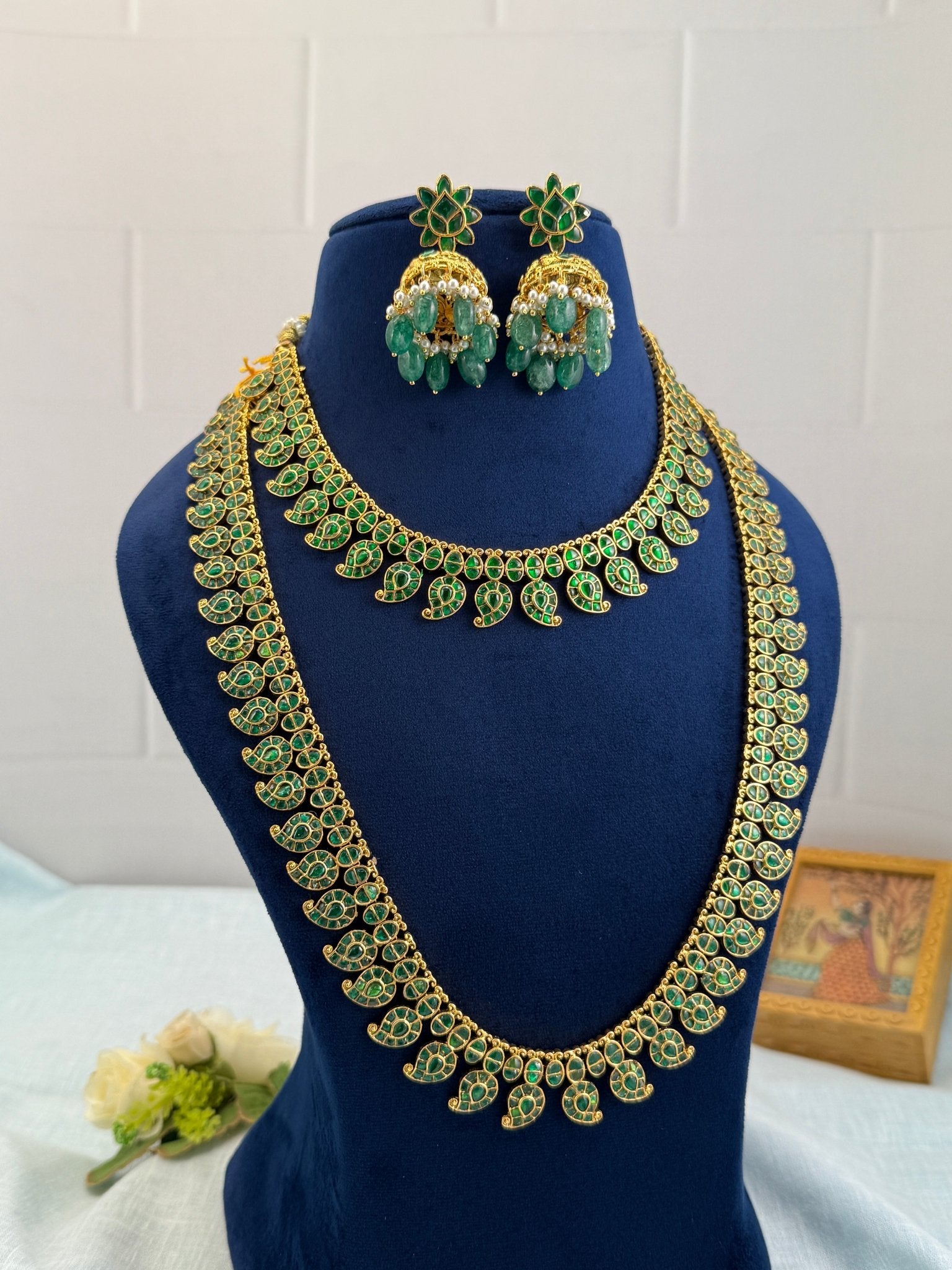 Luxurious Jadau Kundan Semi Bridal Necklace Set 495 - Mahilas