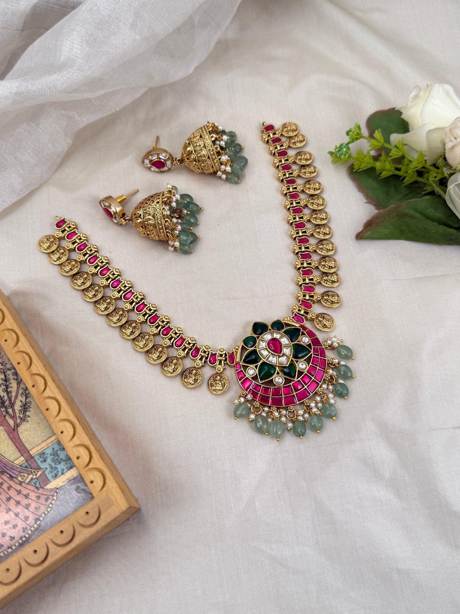 Luxurious Jadau Kundan Short Necklace Set 542 - Mahilas