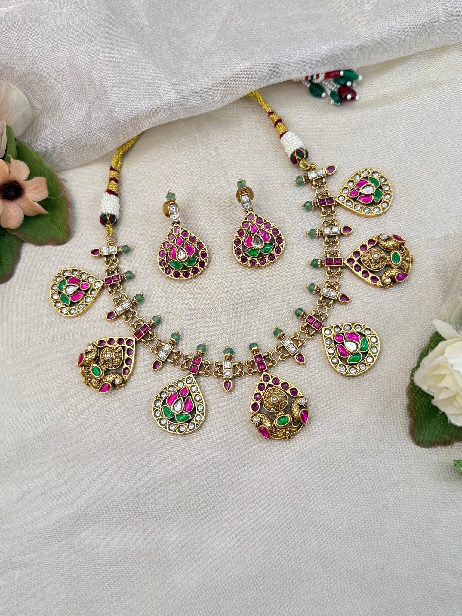 Luxurious Jadau Kundan Short Necklace Set 564 - Mahilas