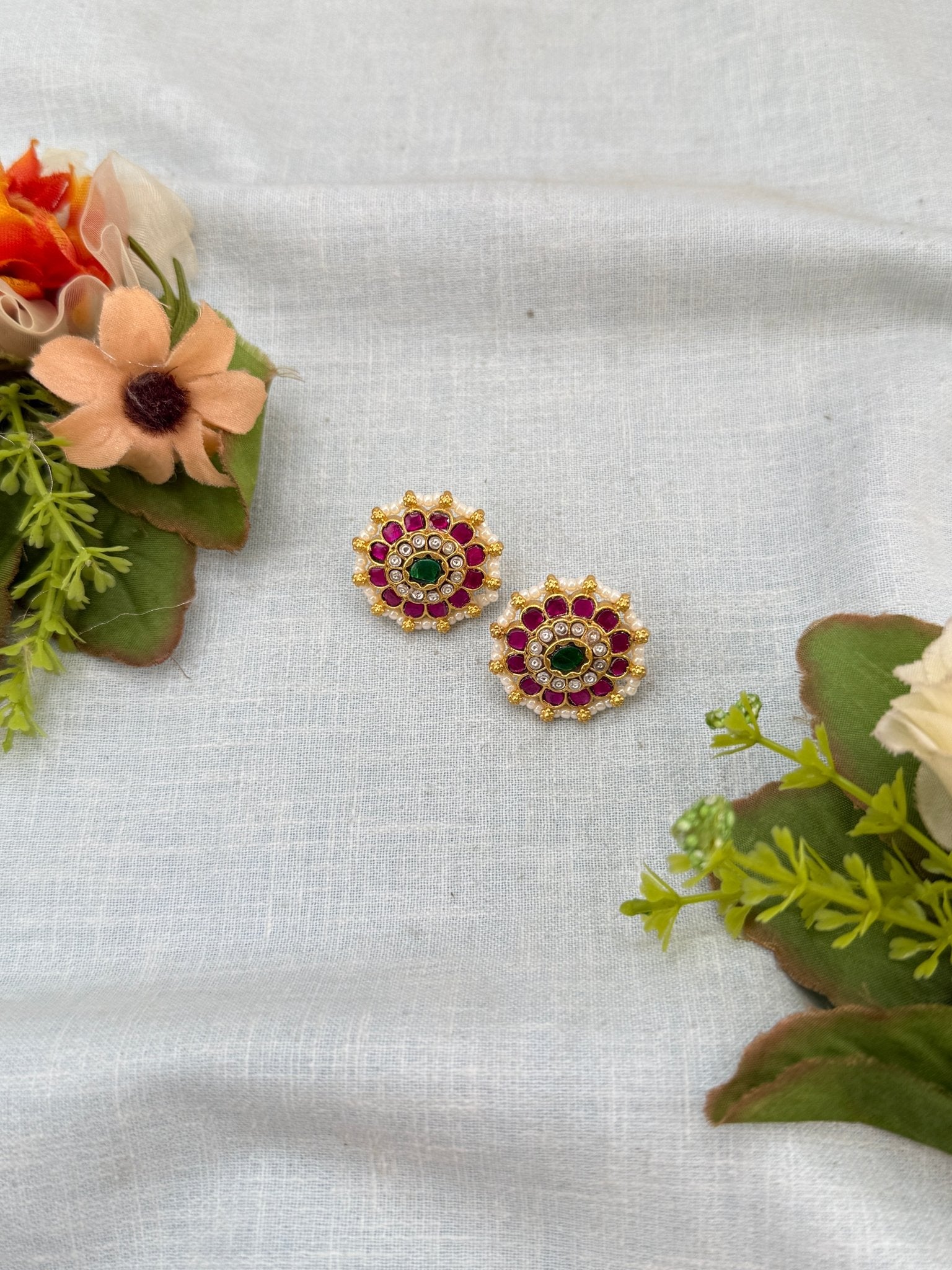 Luxurious Jadau Kundan Stud Earrings 0590 - Mahilas