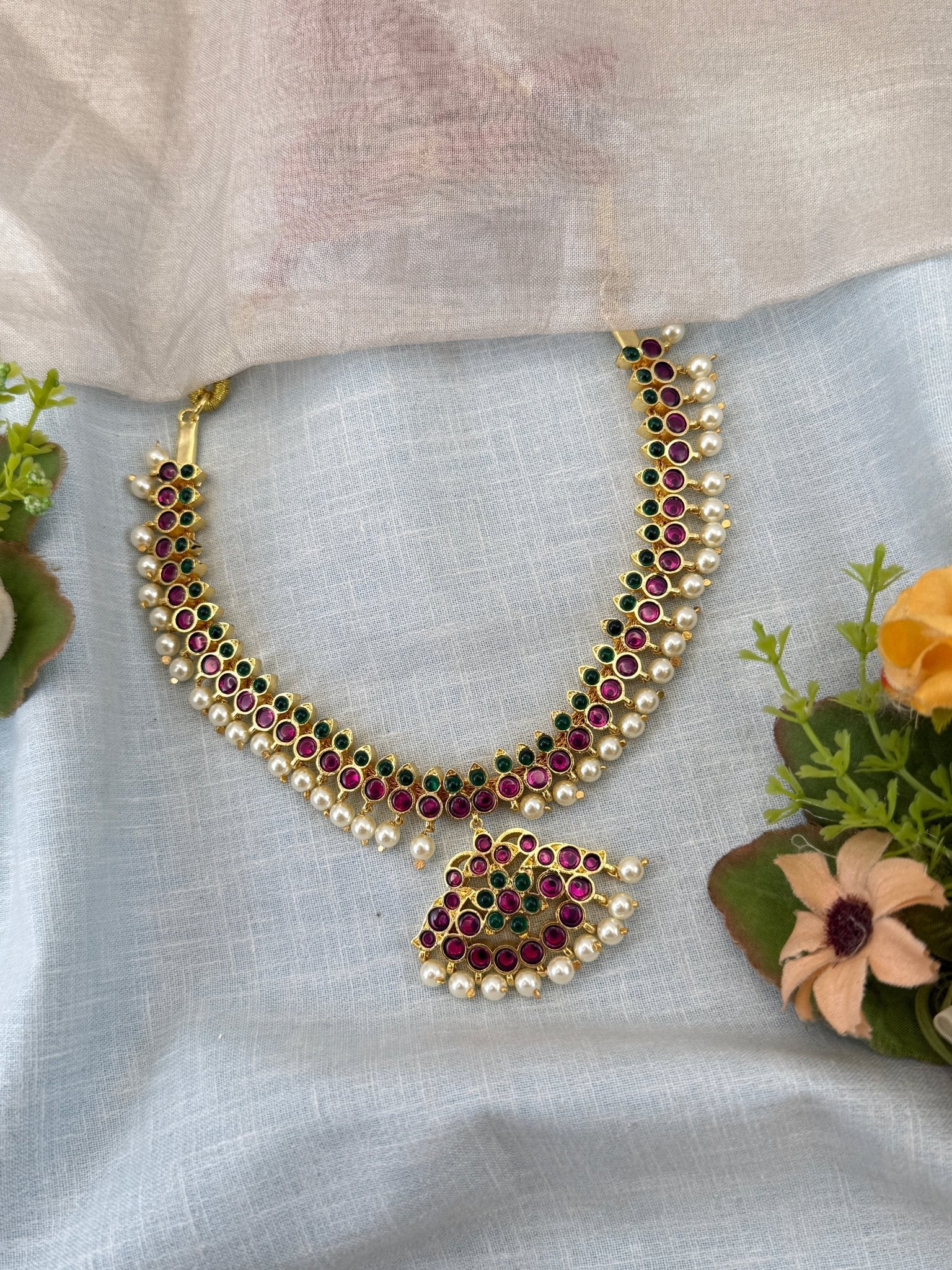 Luxurious Kemp Temple Grand Short Necklace 153 - Mahilas