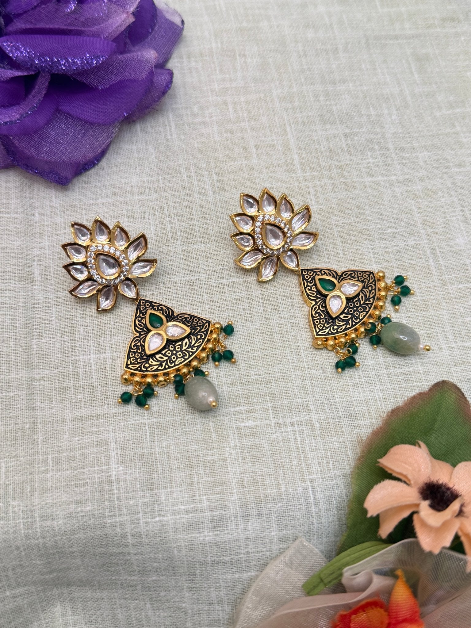 Luxurious Kundan Earrings 1193 - Mahilas