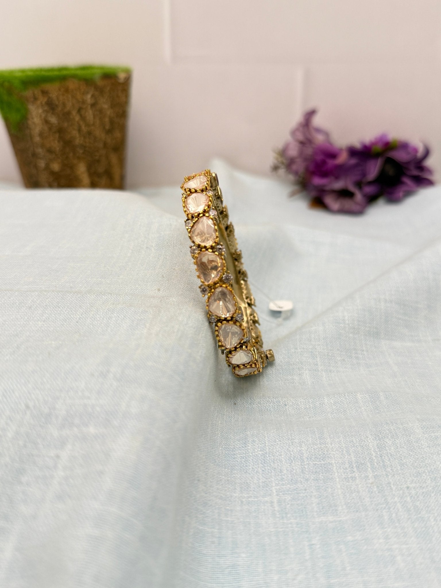 Luxurious Kundan Kada Bangle 1093 - Mahilas